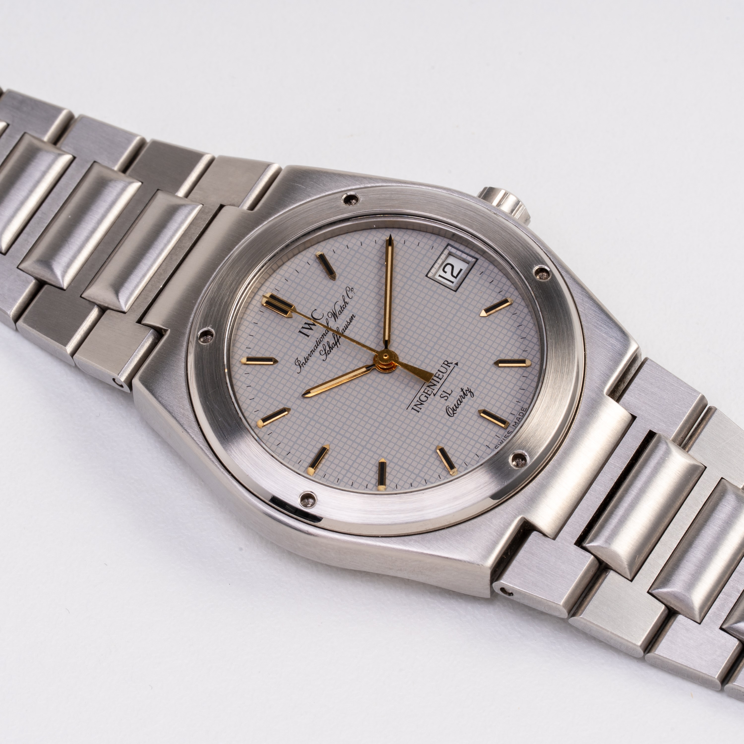 Iwc - Ingenieur 3305 — orologio solo tempo in acciaio al quarzo con quadrante grigio e datario a ...