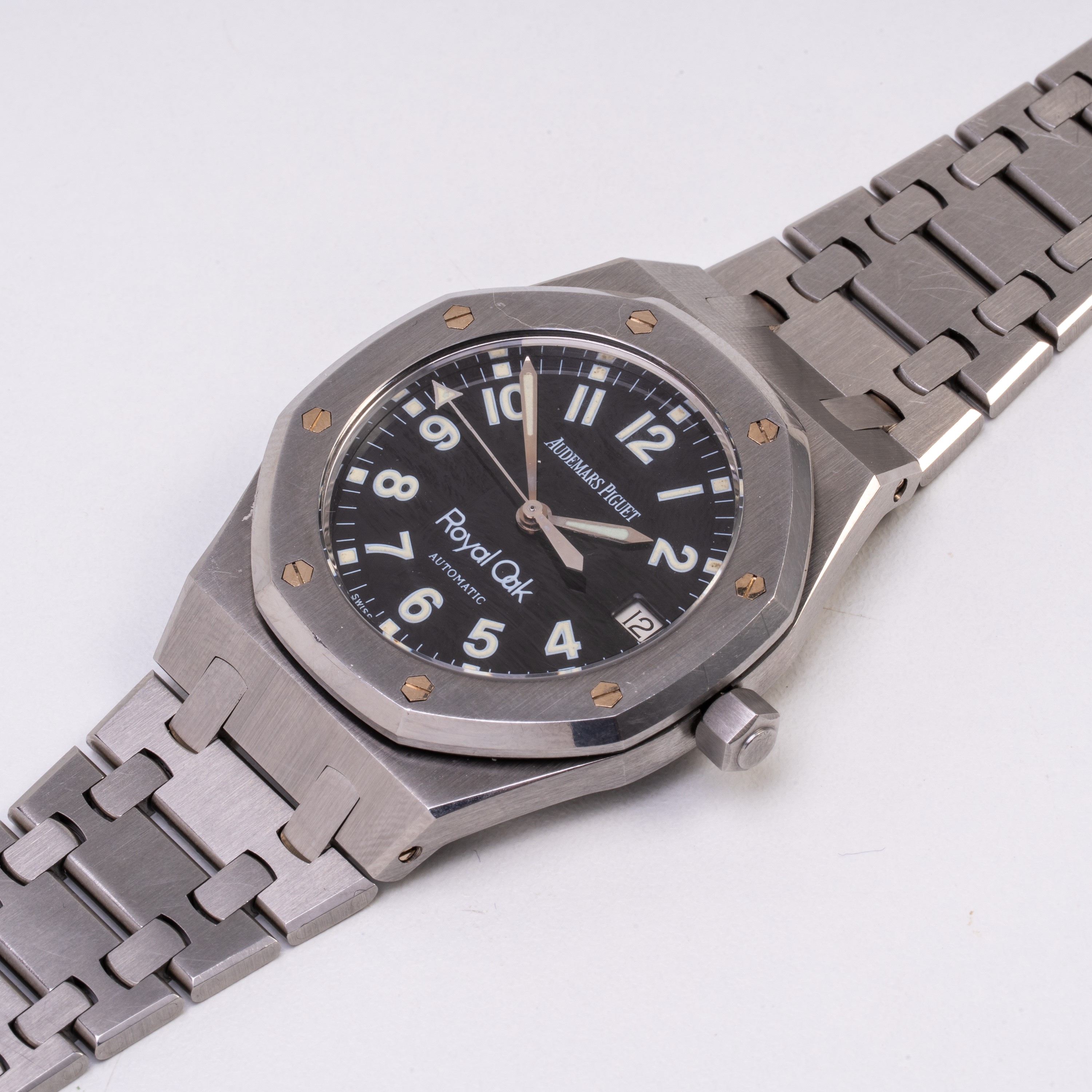 Audemars Piguet, Royal Oak 14790ST, orologio solo tempo in acciaio con quadrante nero