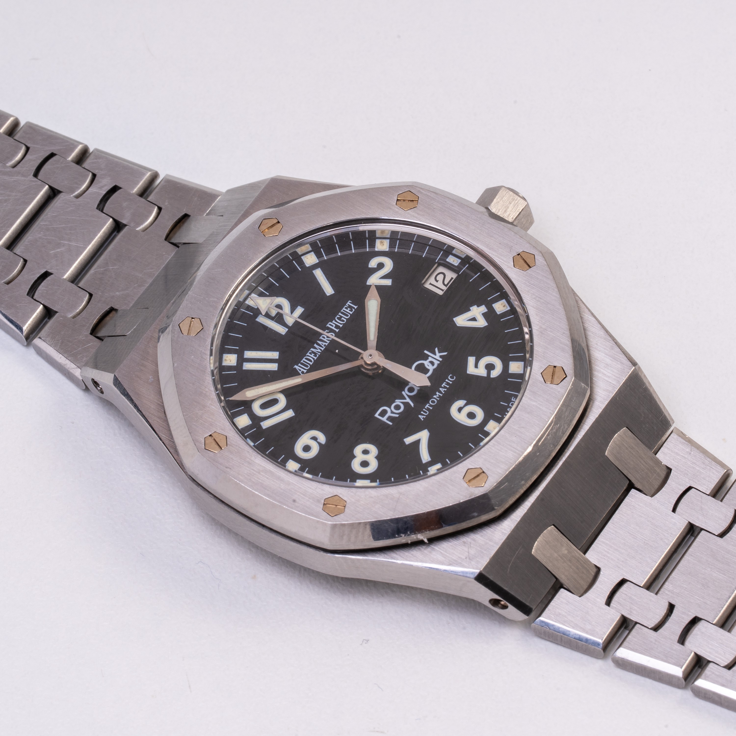 Audemars Piguet, Royal Oak 14790ST, orologio solo tempo in acciaio con quadrante nero