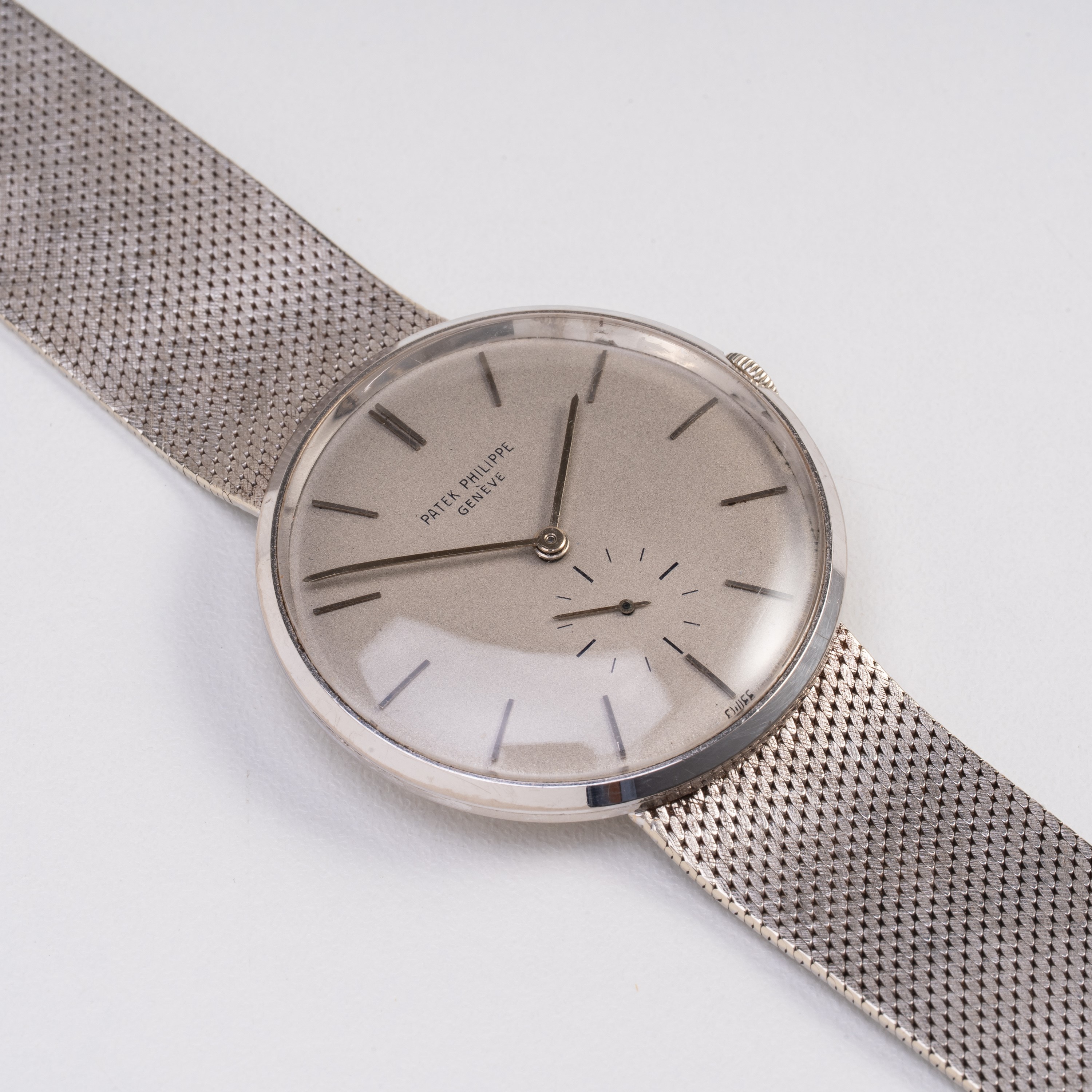Patek Philippe - Calatrava 3516, orologio solo tempo a carica manuale in oro bianco 18 kt con qua...