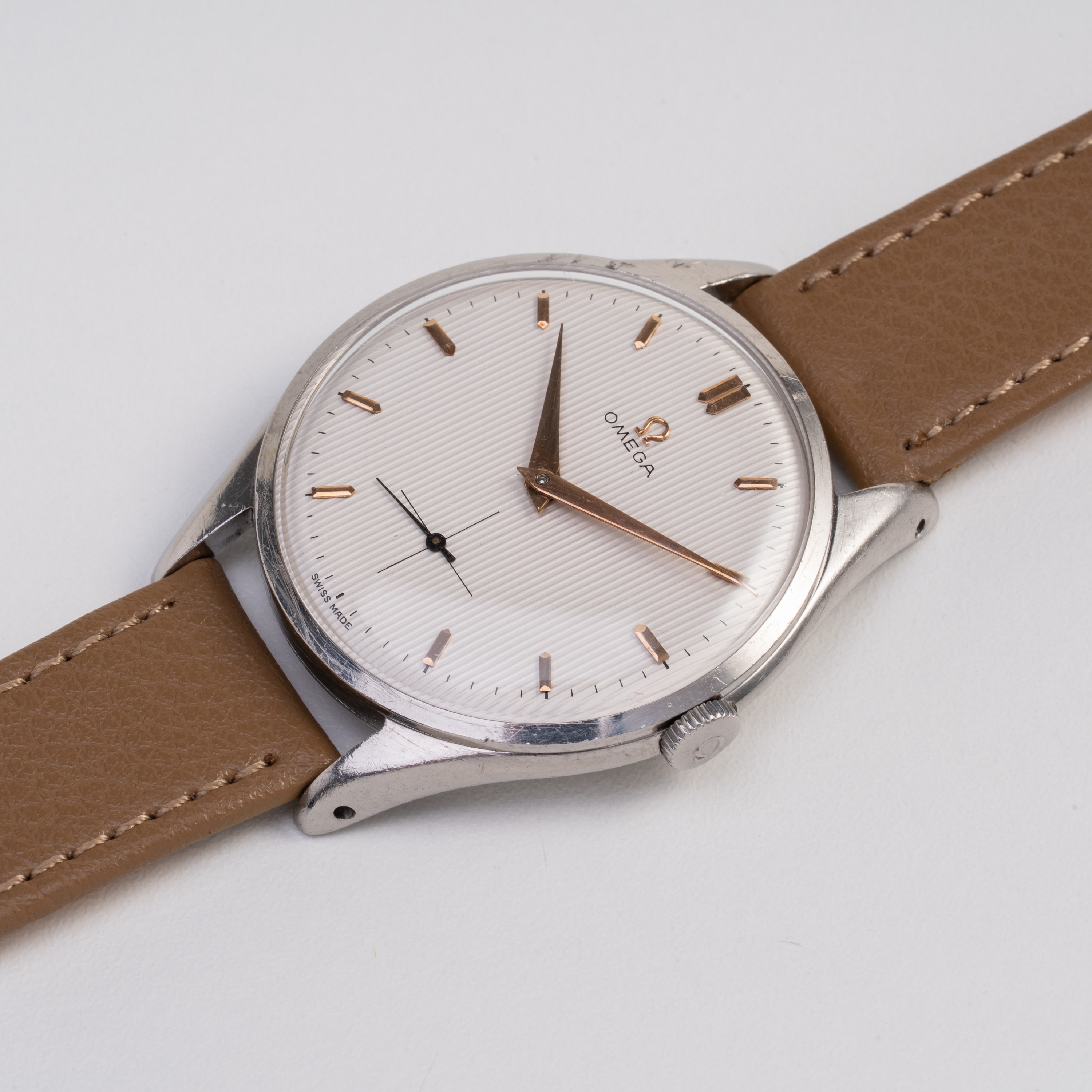 Omega - Calatrava Oversize, orologio solo tempo a carica manuale in acciaio con quadrante bianco ...