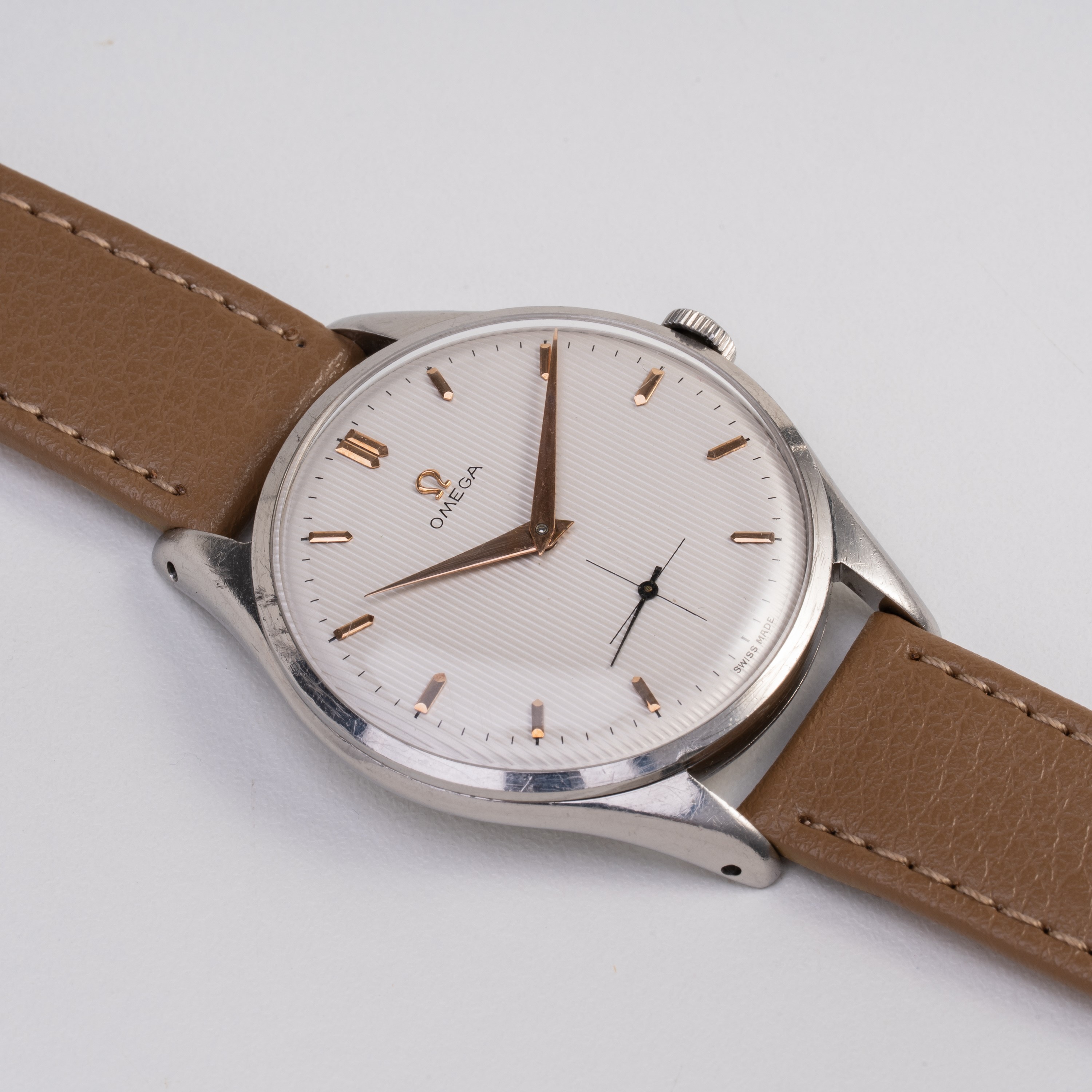 Omega - Calatrava Oversize, orologio solo tempo a carica manuale in acciaio con quadrante bianco ...