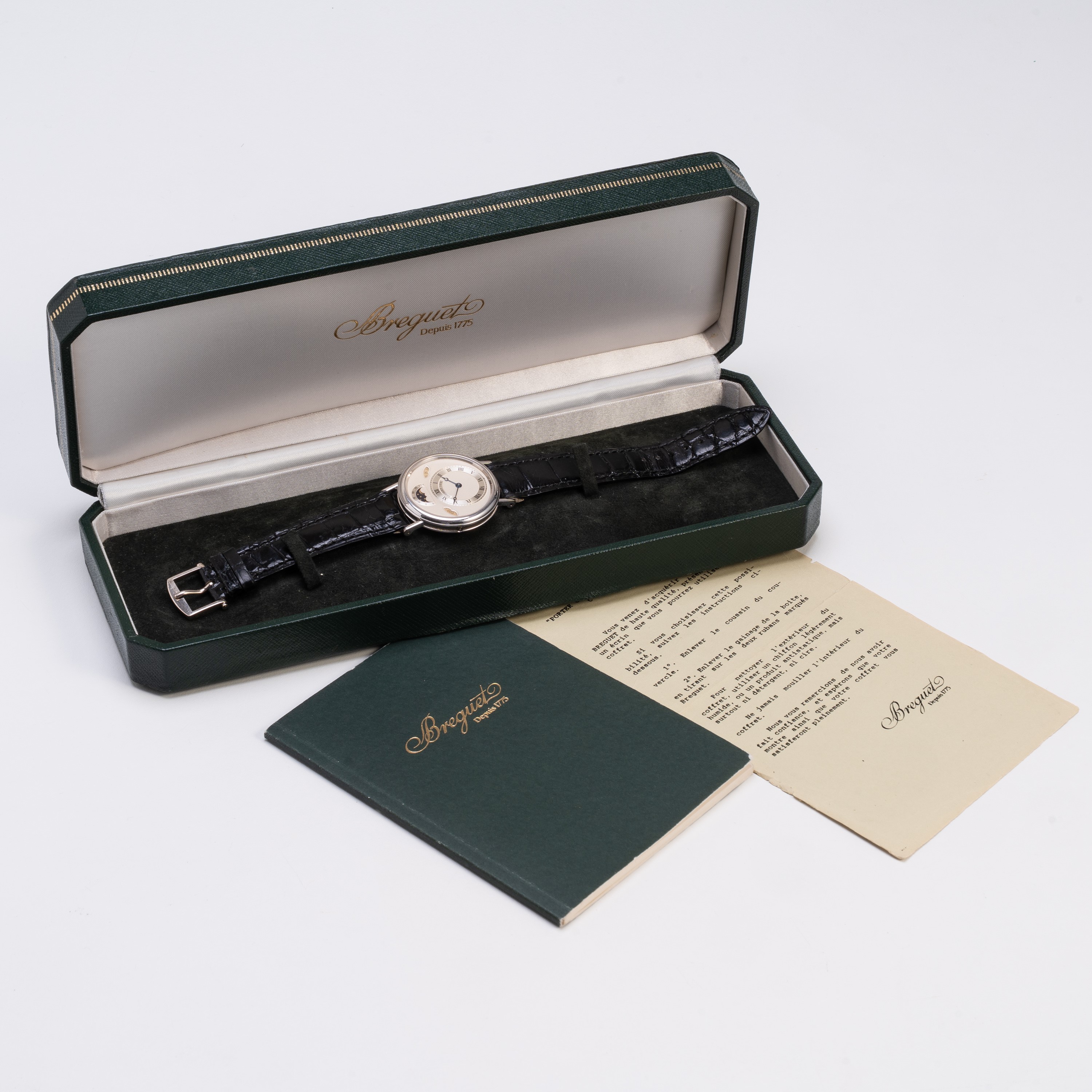 Breguet - Classique 3337 — Orologio a carica automatica in oro bianco 18 kt con quadrante guilloc...