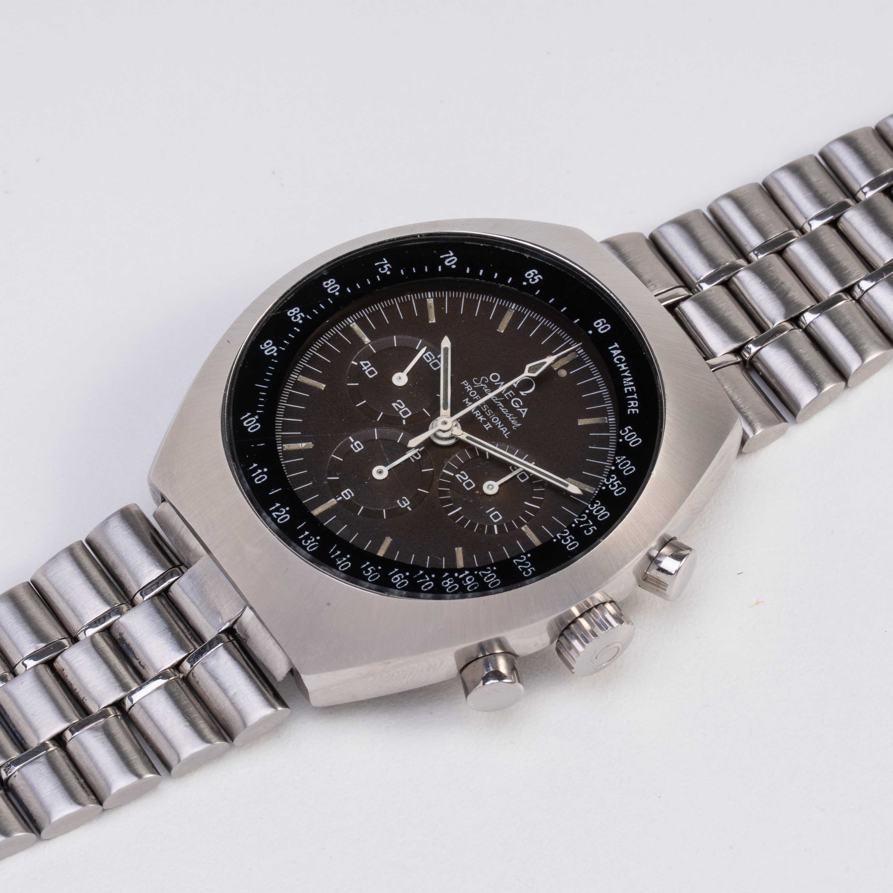 Omega - Mark II, cronografo manuale in acciaio con quadrante tropicale (145.014)