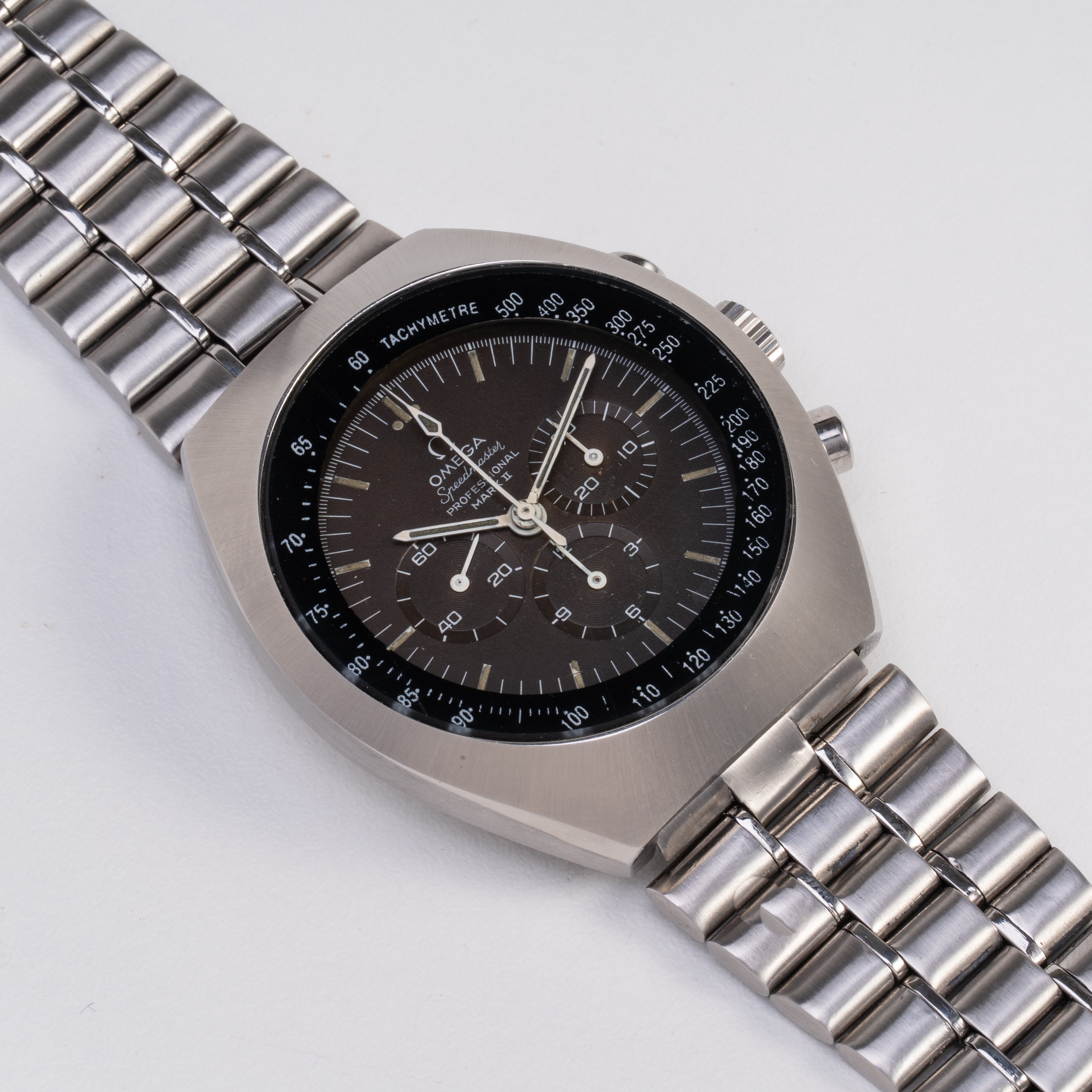 Omega - Mark II, cronografo manuale in acciaio con quadrante tropicale (145.014)