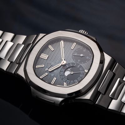 Nautilus 5712/1A-001, orologio solo tempo automatico con fasi lunari e datario