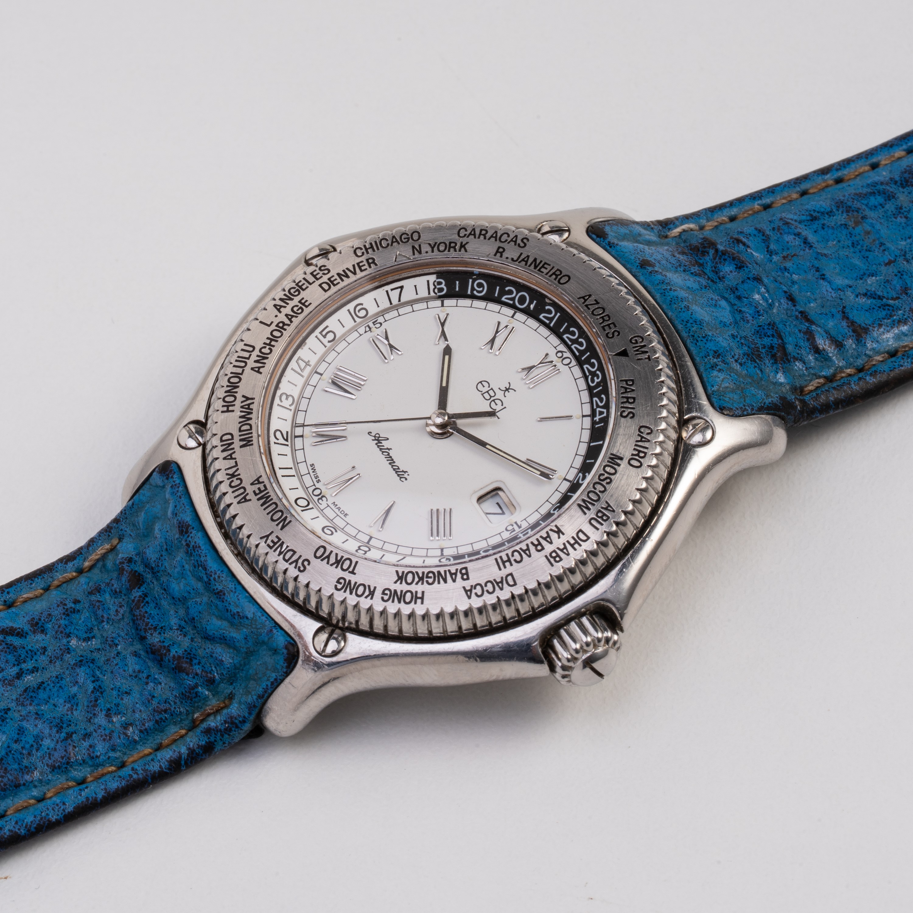Ebel - Voyager GMT, orologio solo tempo automatico in acciaio con quadrante bianco e ghiera GMT