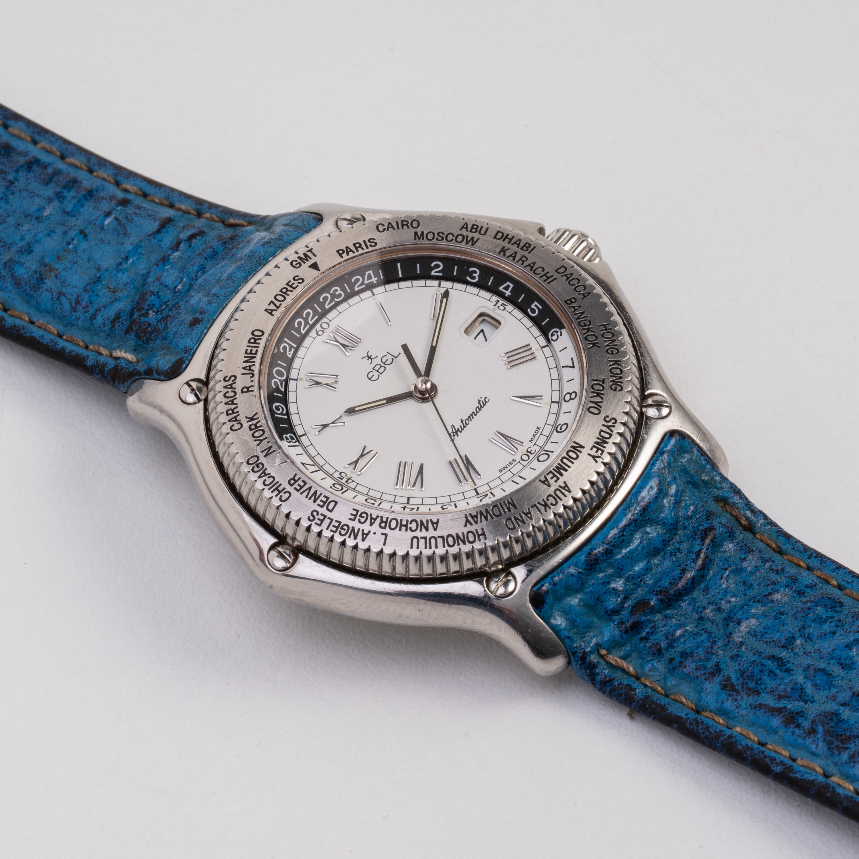Ebel - Voyager GMT, orologio solo tempo automatico in acciaio con quadrante bianco e ghiera GMT