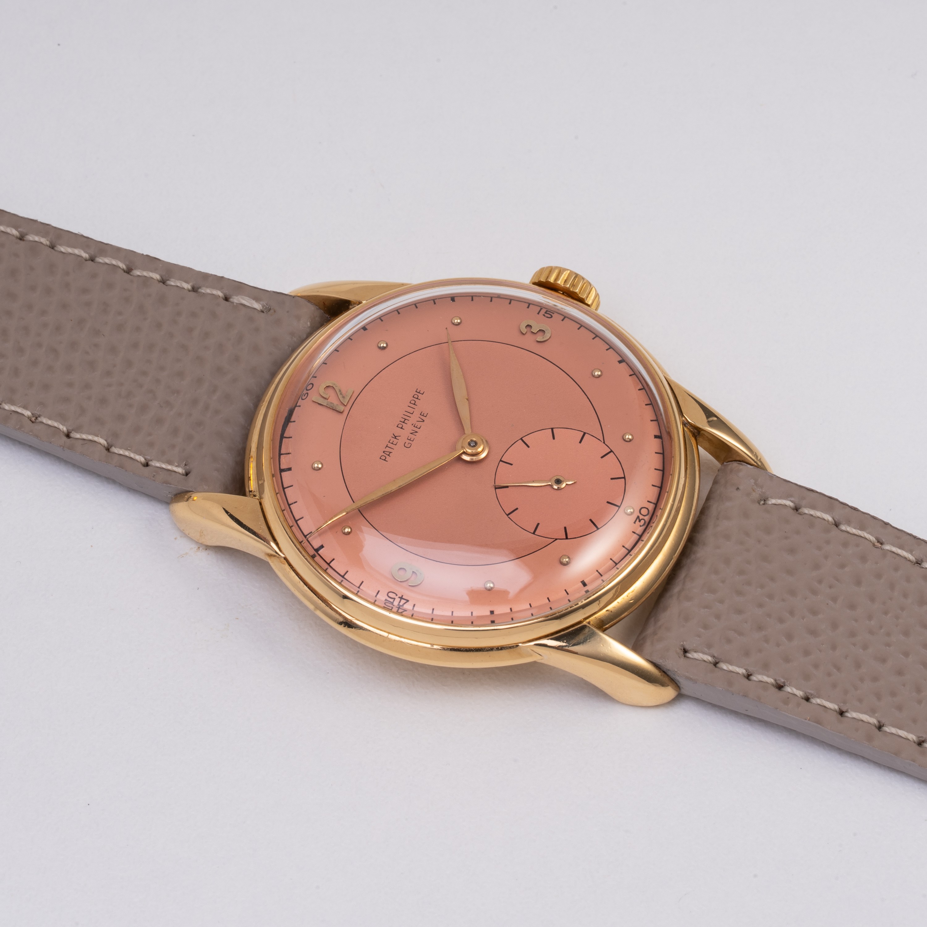 Patek Philippe - Calatrava, orologio solo tempo a carica manuale in oro giallo 18 kt con quadrant...