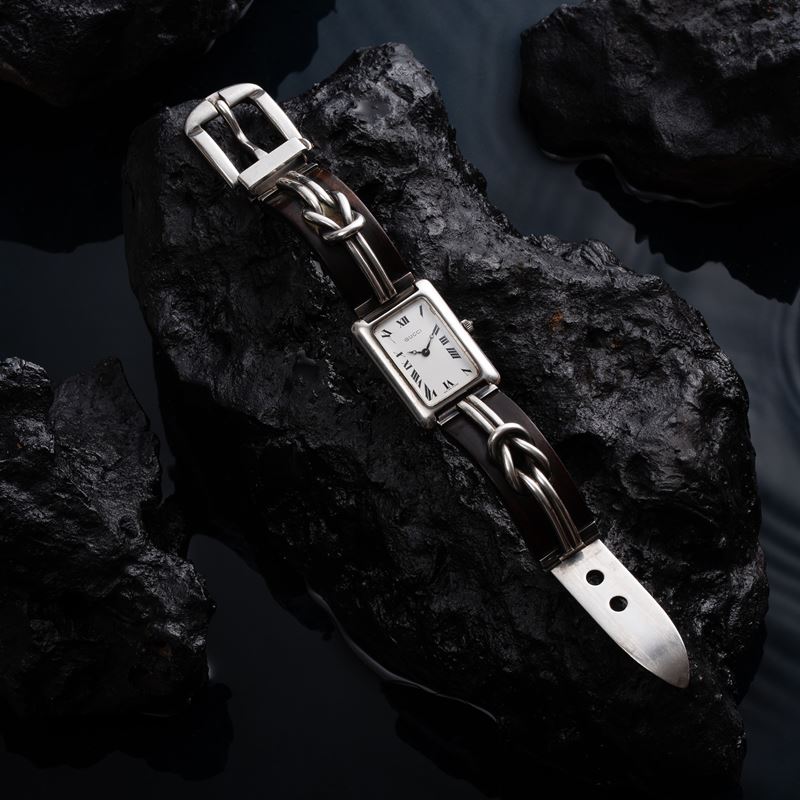 Gucci - Orologio da polso solo tempo a carica manuale in argento con quadrante bianco, cinturino ...
