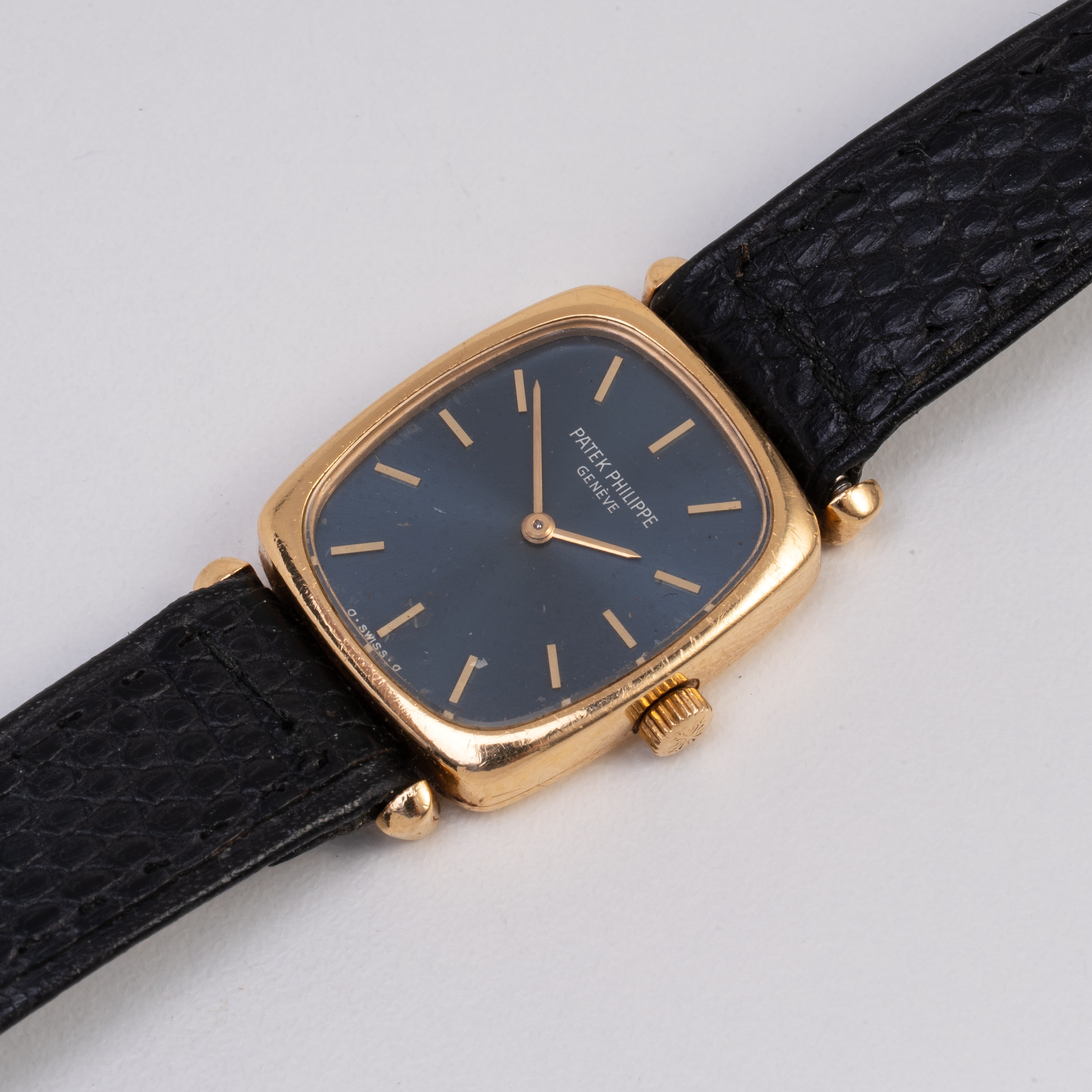 Patek Philippe - Ellipse Lady, orologio solo tempo a carica manuale in oro giallo 18 kt
