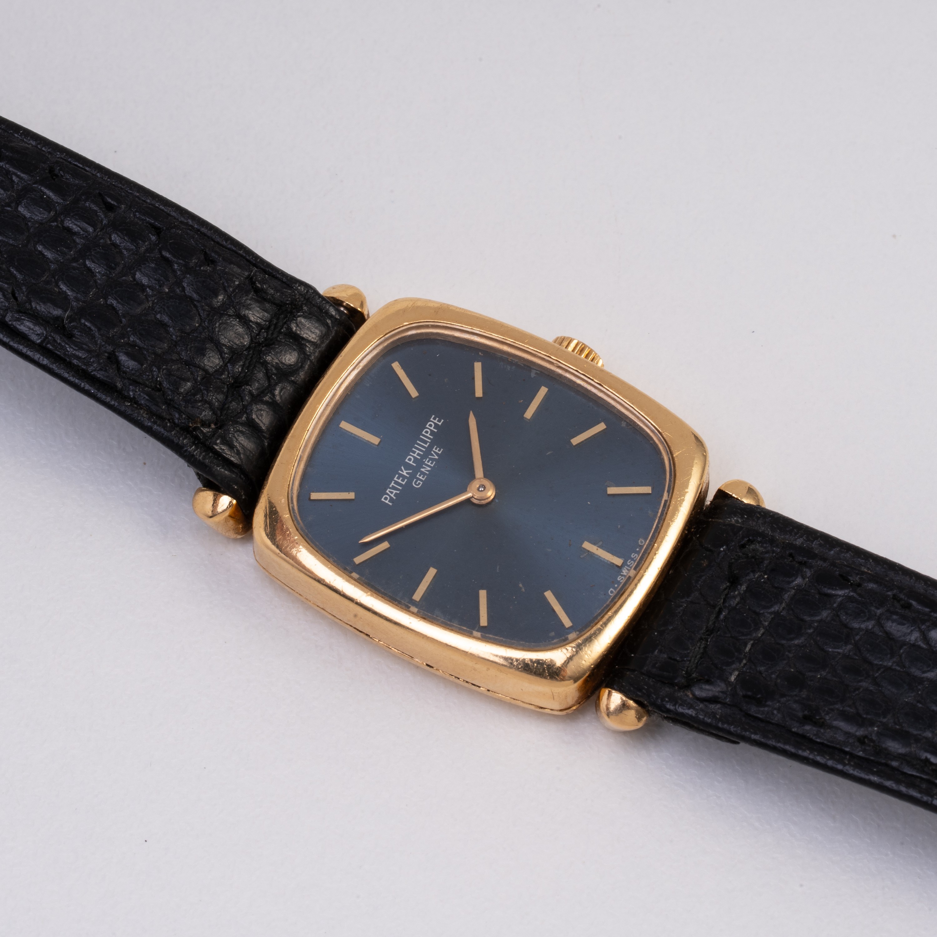 Patek Philippe - Ellipse Lady, orologio solo tempo a carica manuale in oro giallo 18 kt