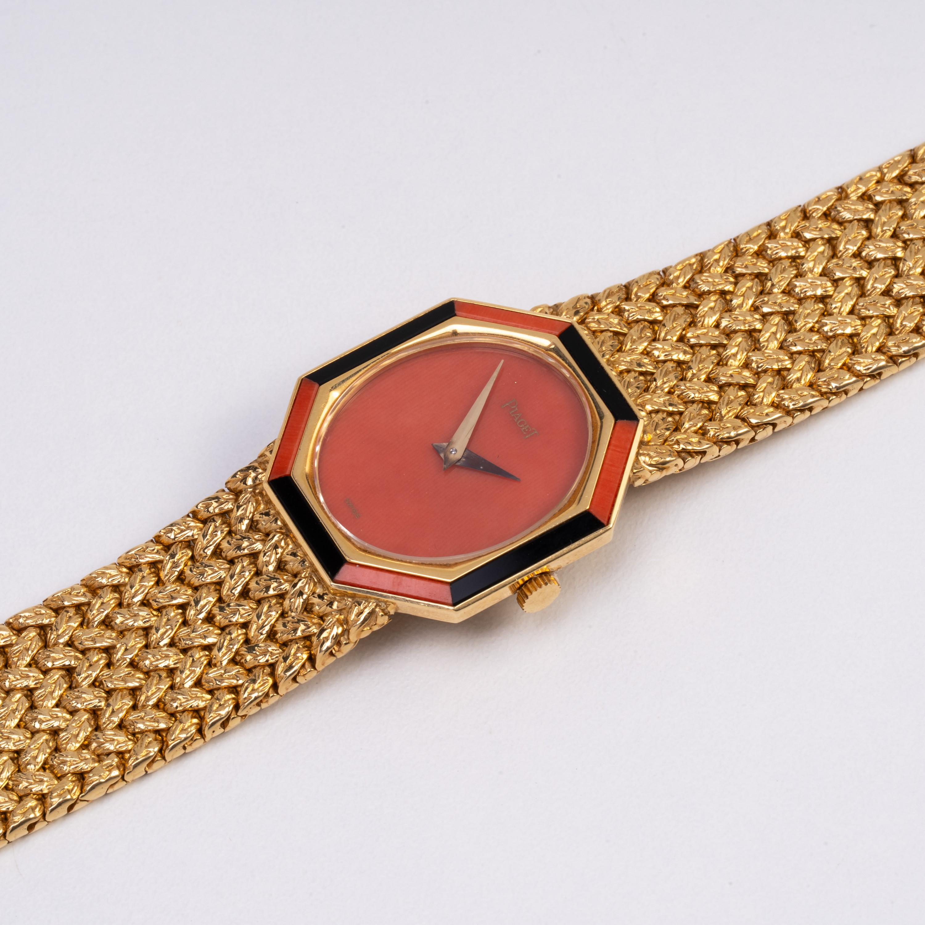 Piaget - Orologio da polso solo tempo a carica manuale in oro giallo 18 kt con quadrante in coral...