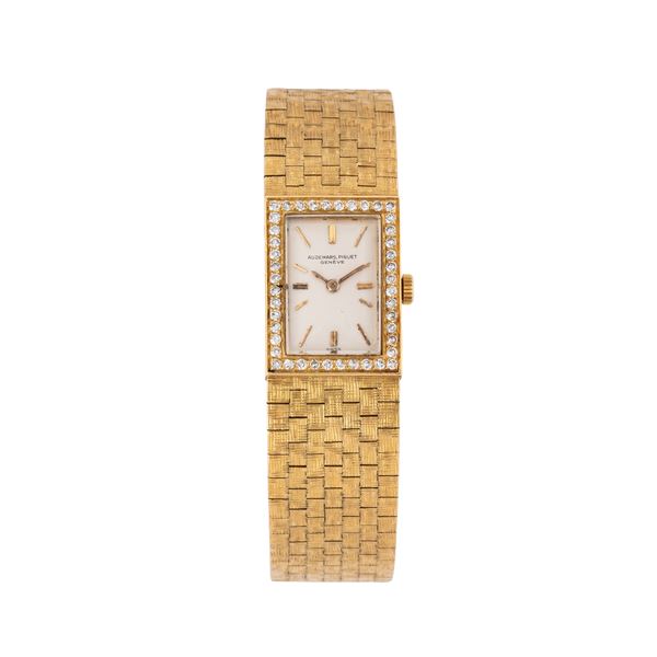AUDEMARS PIGUET - AUDEMARS PIGUET OROLOGIO SOLO TEMPO A CARICA MANUALE IN ORO GIALLO 18KT CON GHIERA IN DIAMANTI TAGLIO BRILLANTE, QUADRANTE BIANCO E BRACCIALE INTEGRATO IN ORO GIALLO 18KT LAVORATO