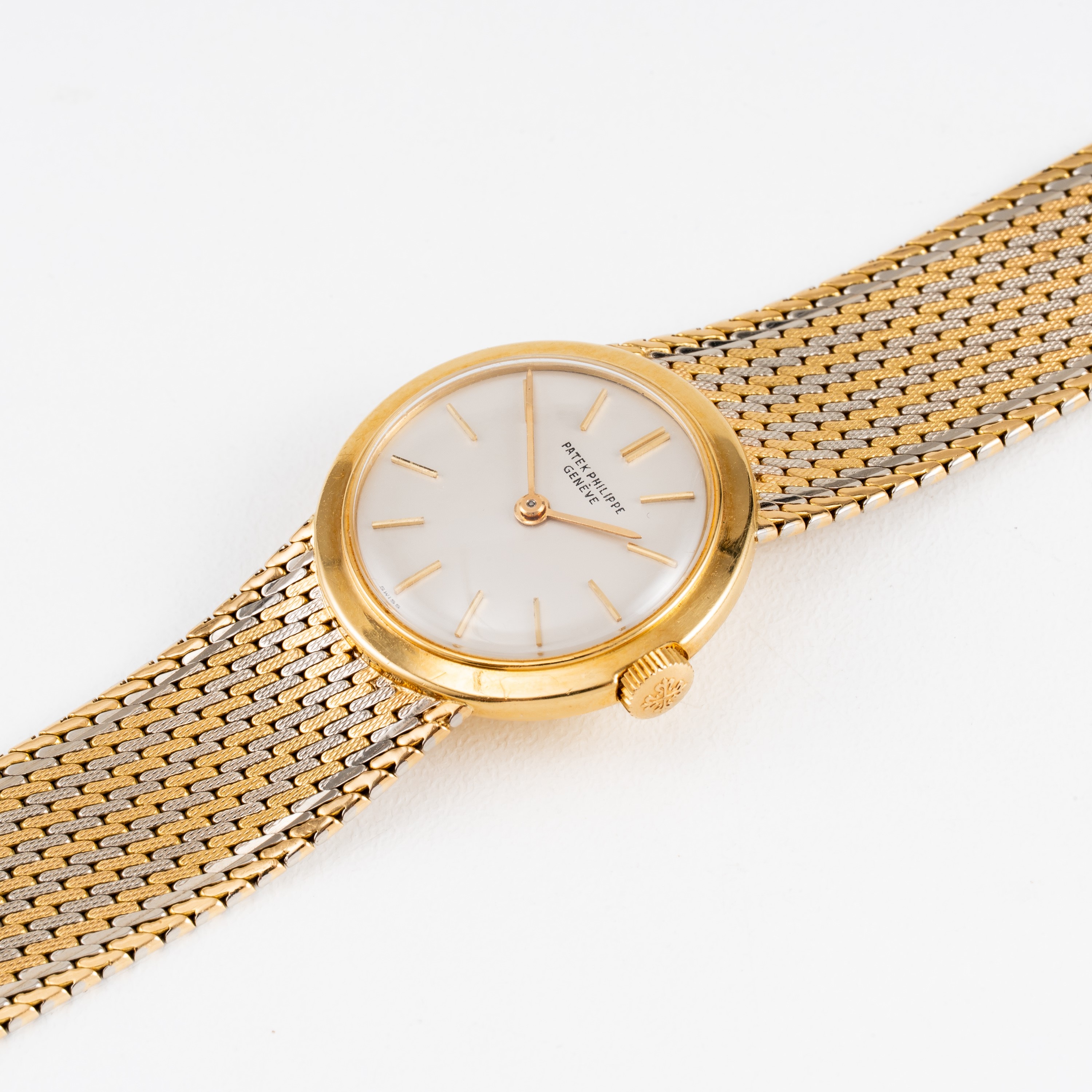 Patek Philippe - Orologio solo tempo a carica manuale in oro giallo 18 kt con bracciale Gay Frère...