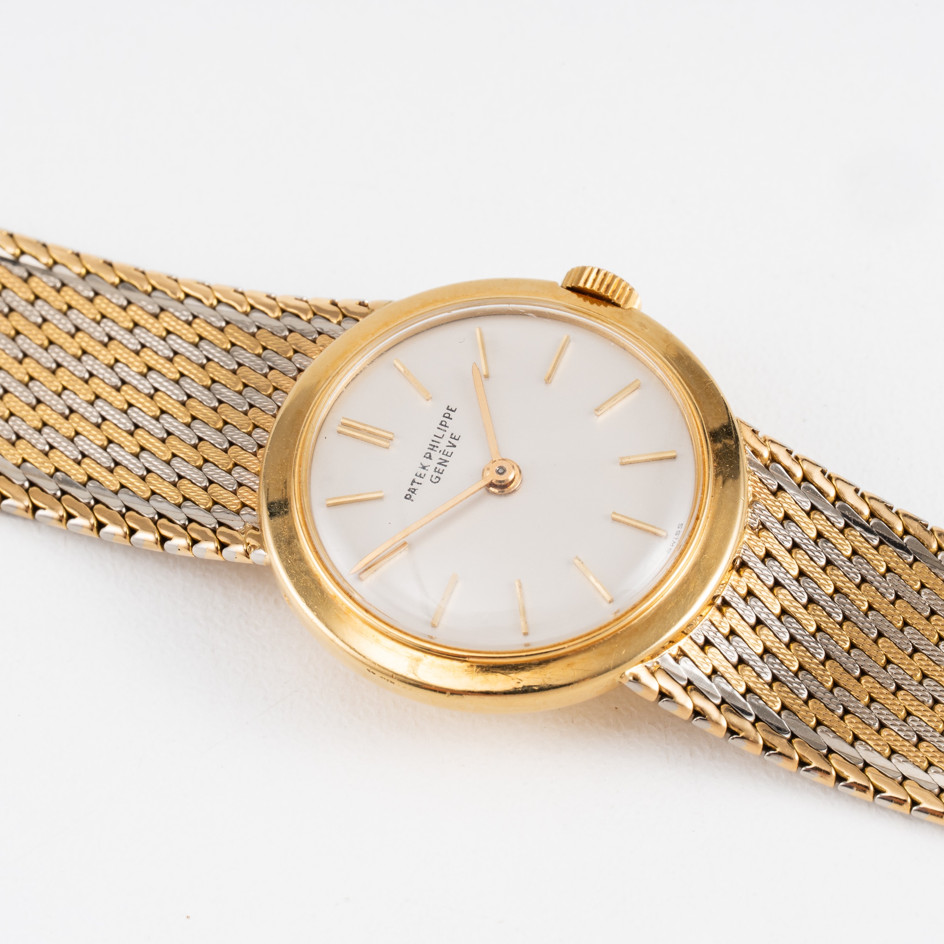 Patek Philippe - Orologio solo tempo a carica manuale in oro giallo 18 kt con bracciale Gay Frère...
