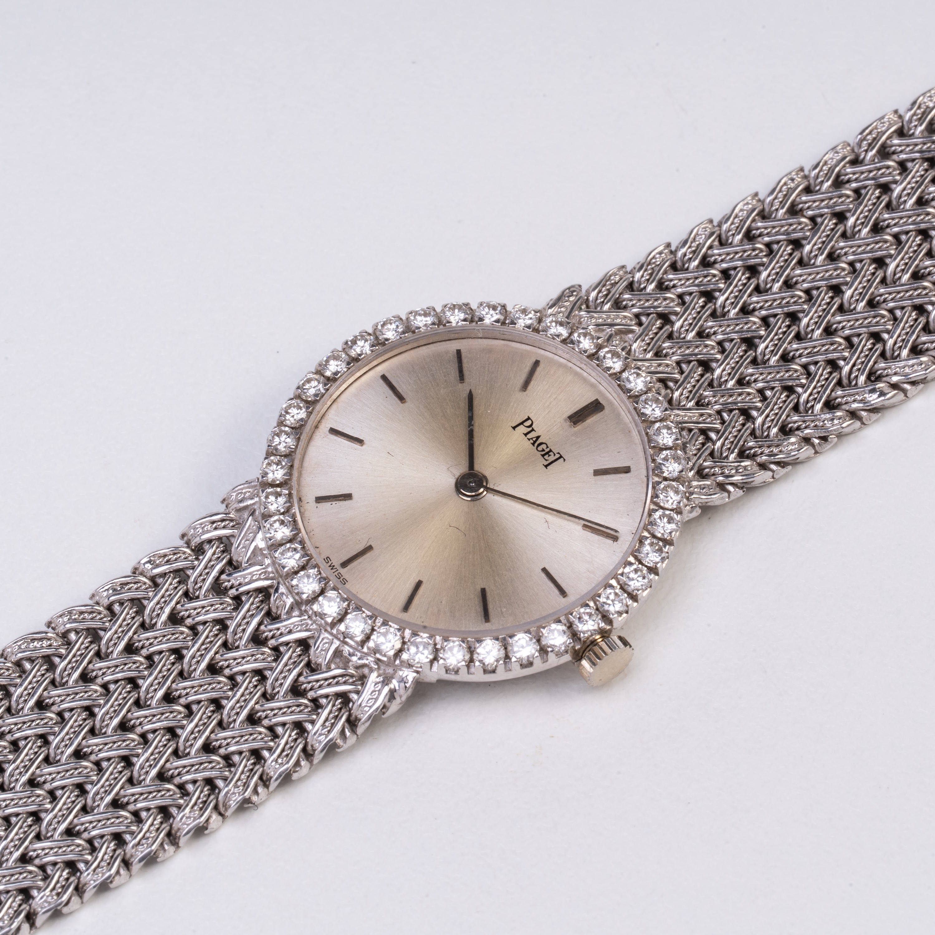 Piaget, Orologio solo tempo a carica manuale in oro bianco 18 kt con quadrante argenté, ghiera co...