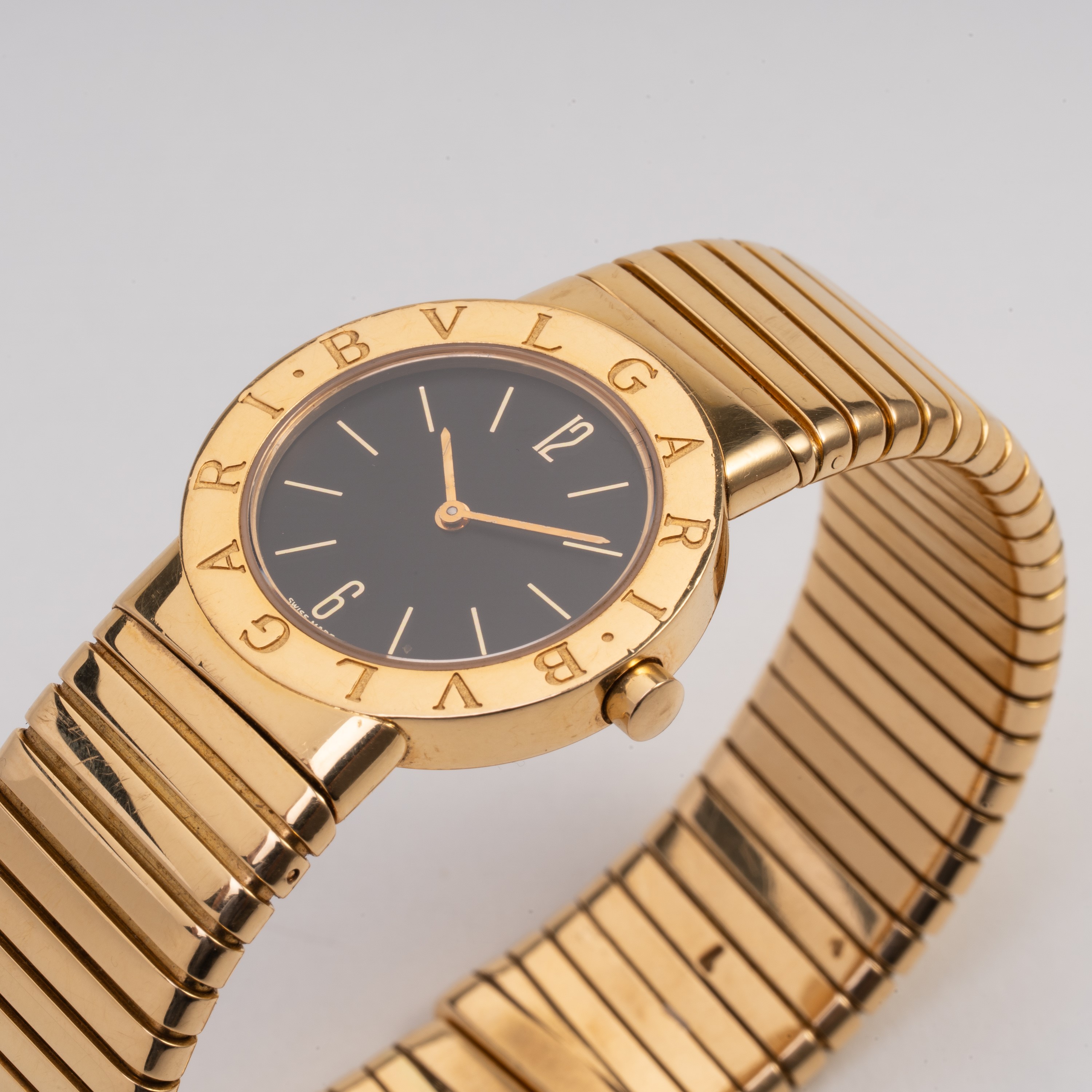 Bulgari - Tubogas BB262T, orologio solo tempo al quarzo in oro giallo 18 kt con bracciale elastic...