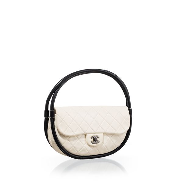 CHANEL - CHANEL HULA HOOP BAG SMALL BIANCA E NERA