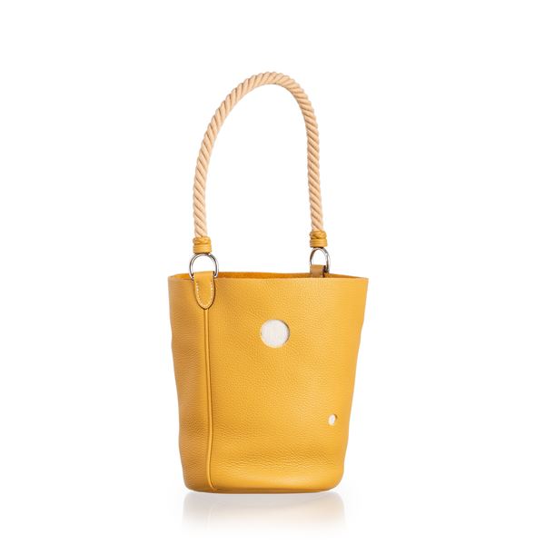 HERMÈS - HERMÈS SECCHIELLO MANGEOIRE CLEMENCE COLOR CURRY PHW - 2008