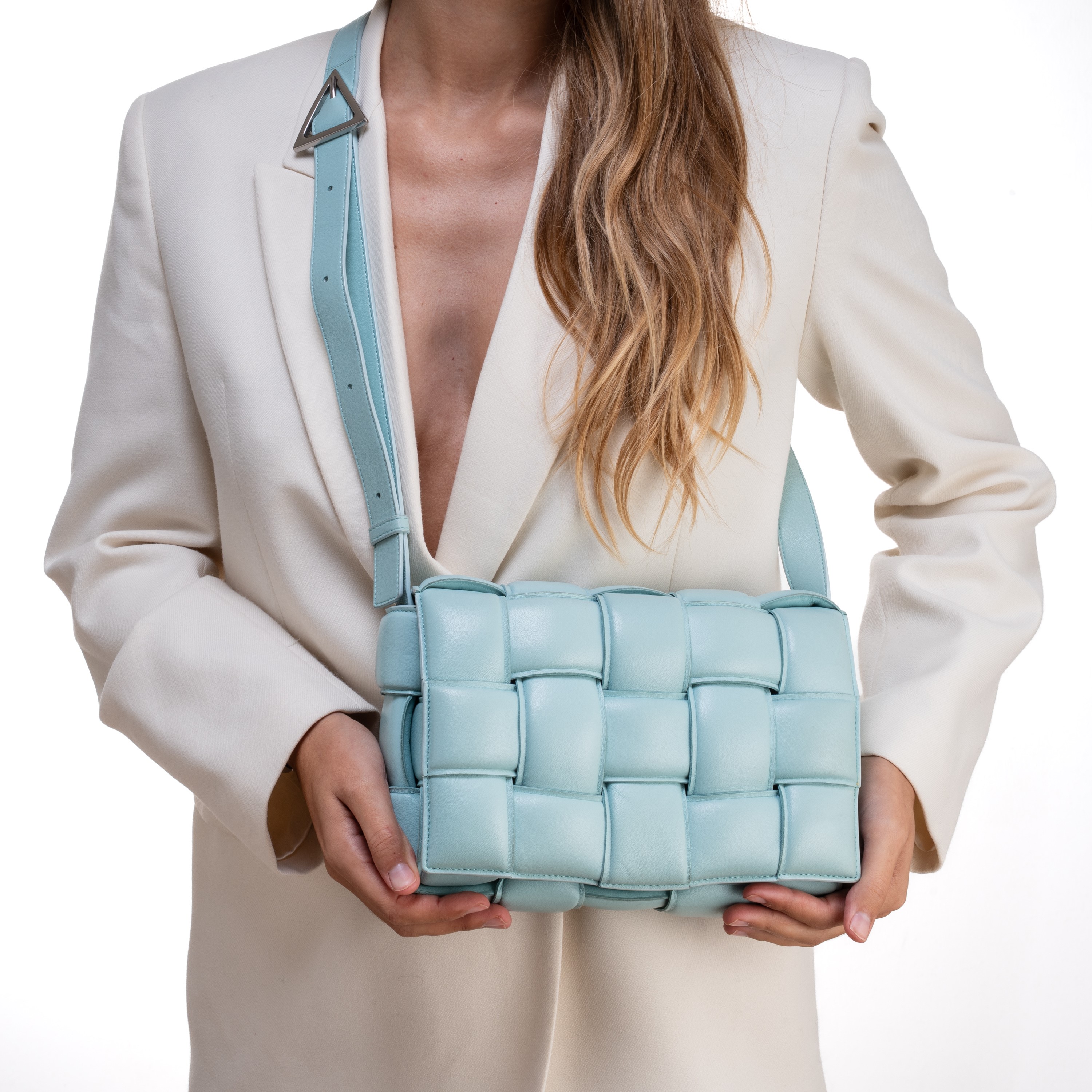 Bottega Veneta - Borsa cross-body “Padded Cassette” in pelle d’agnello intrecciata imbottita