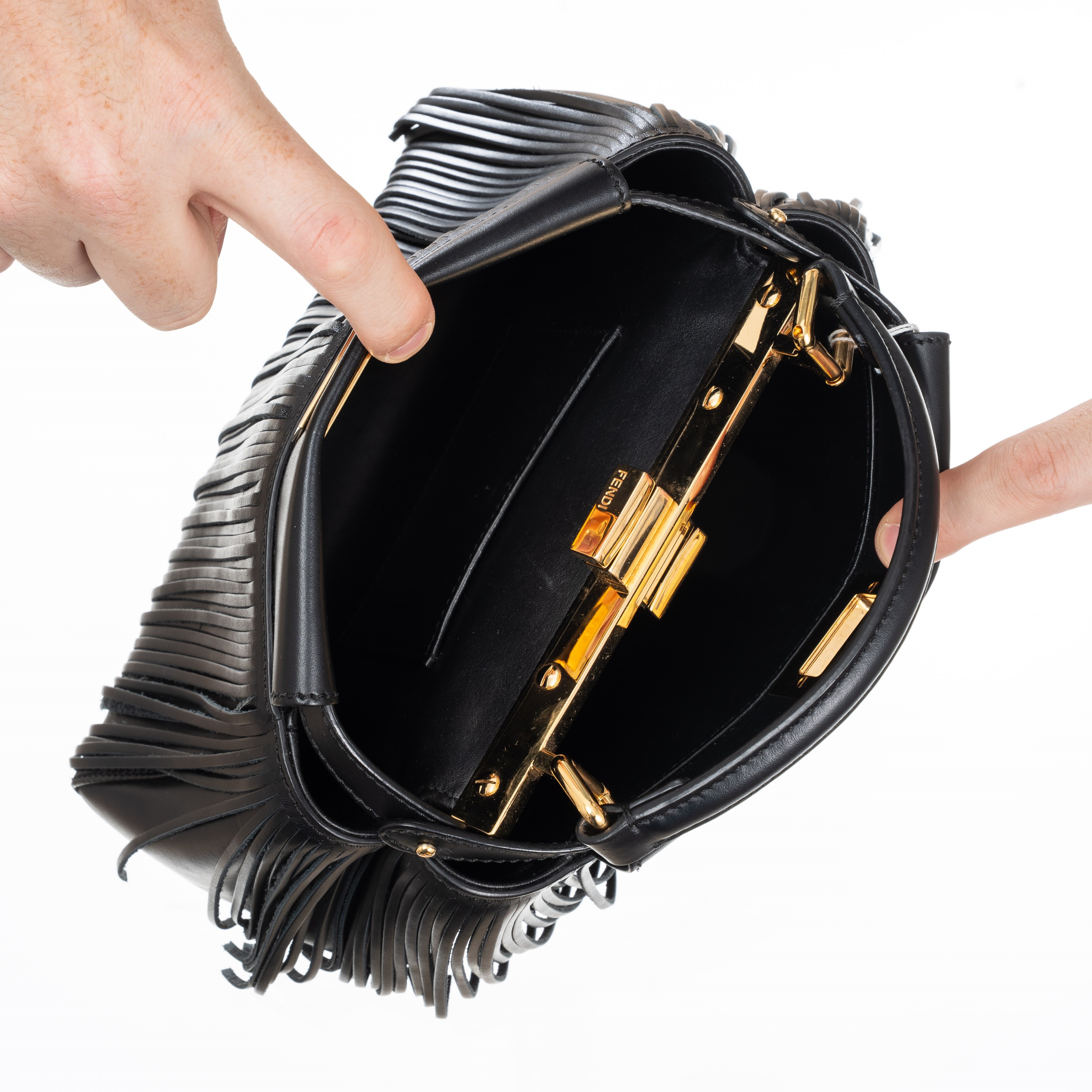 Fendi - Mini Peekaboo in pelle di vitello nera con dettagli in frange