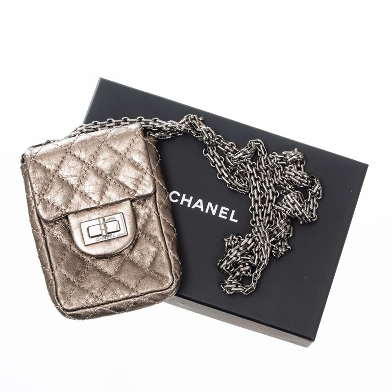 Chanel - Micro bag Reissue in pelle matelassé bronzo (hardware brunito) 2006-2008
