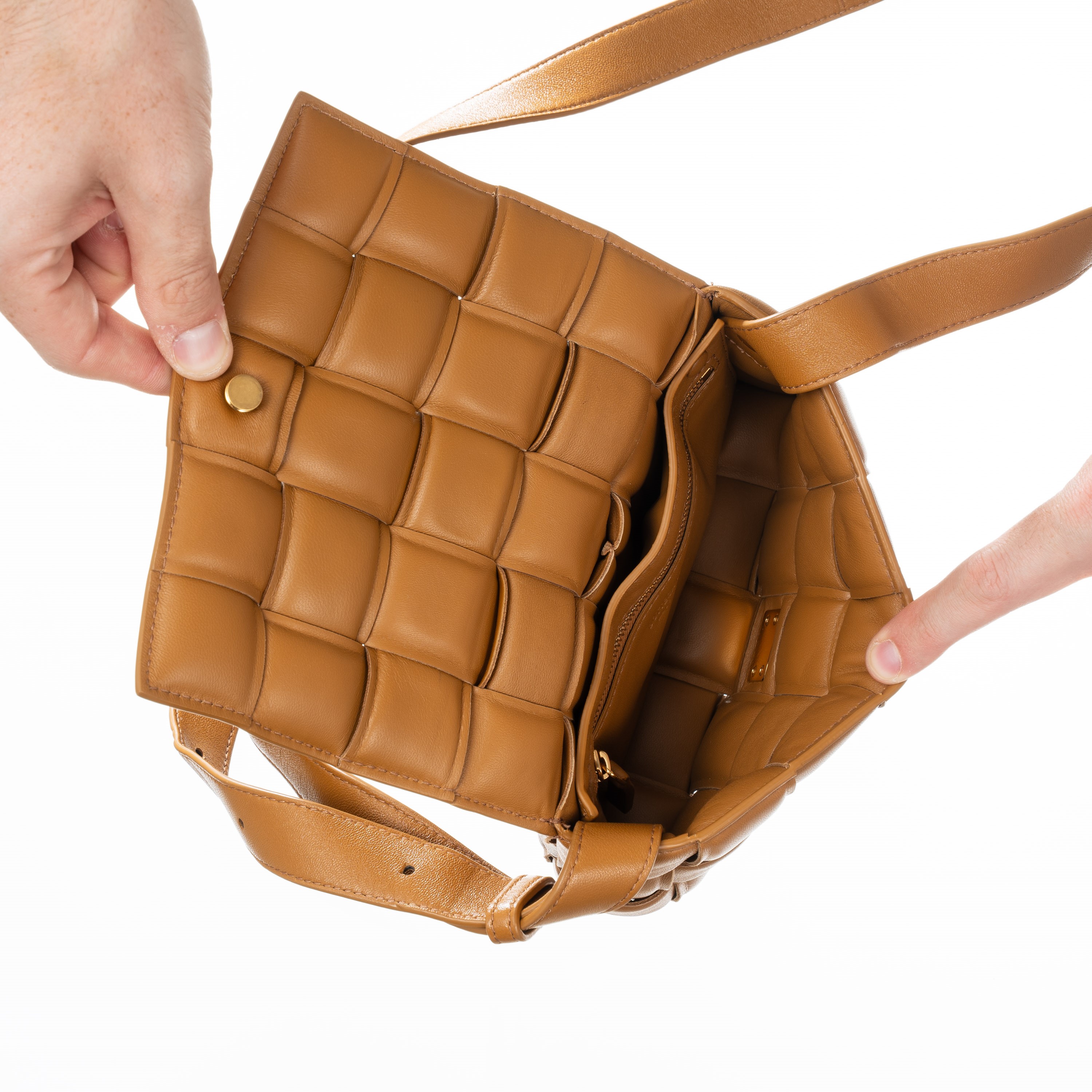 Bottega Veneta - Padded Cassette piccola in pelle d’agnello imbottita con motivo intreccio