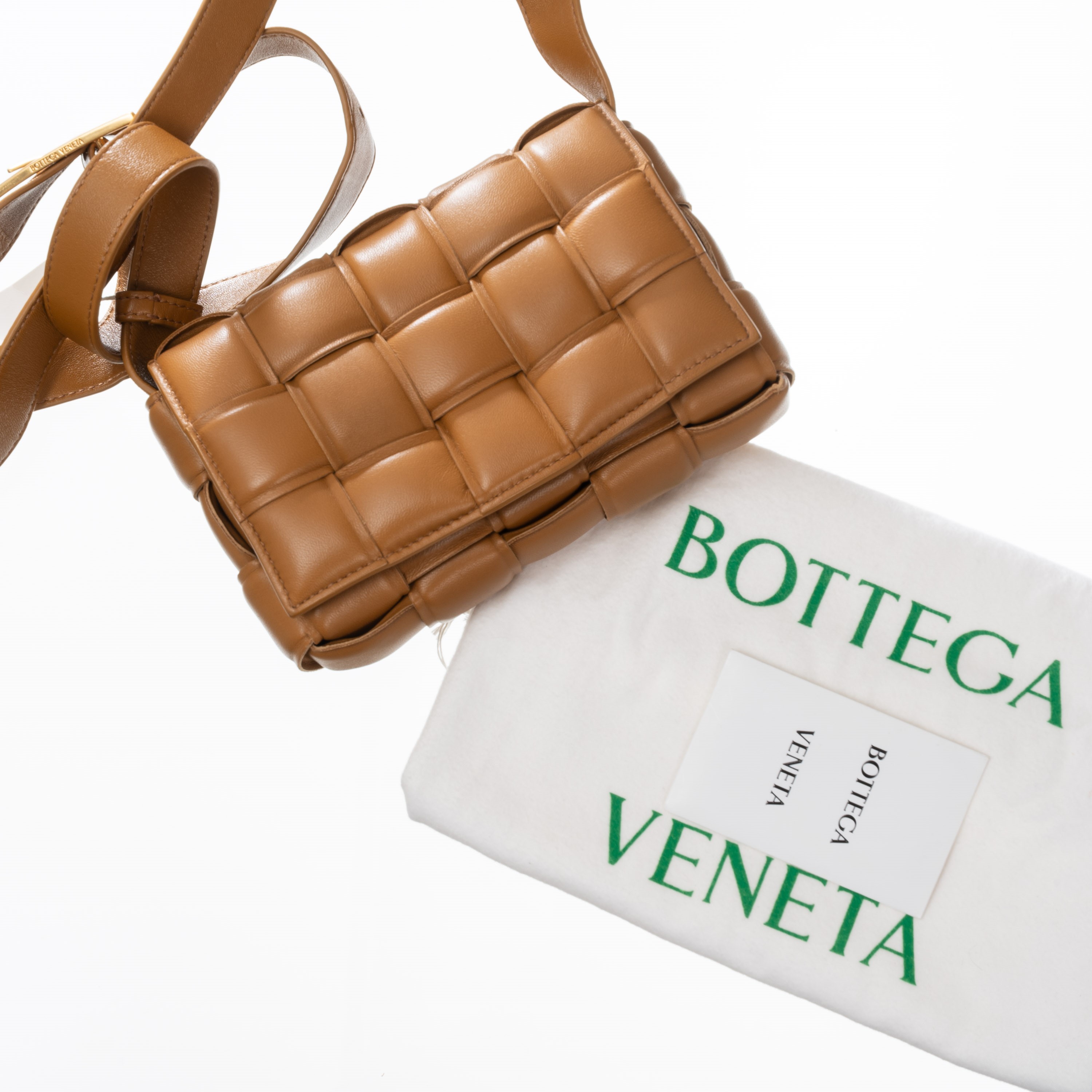 Bottega Veneta - Padded Cassette piccola in pelle d’agnello imbottita con motivo intreccio