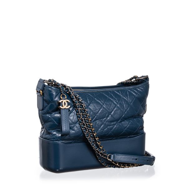 CHANEL - CHANEL BORSA GABRIELLE MEDIA IN PELLE EFFETTO INVECCHIATO BLU
