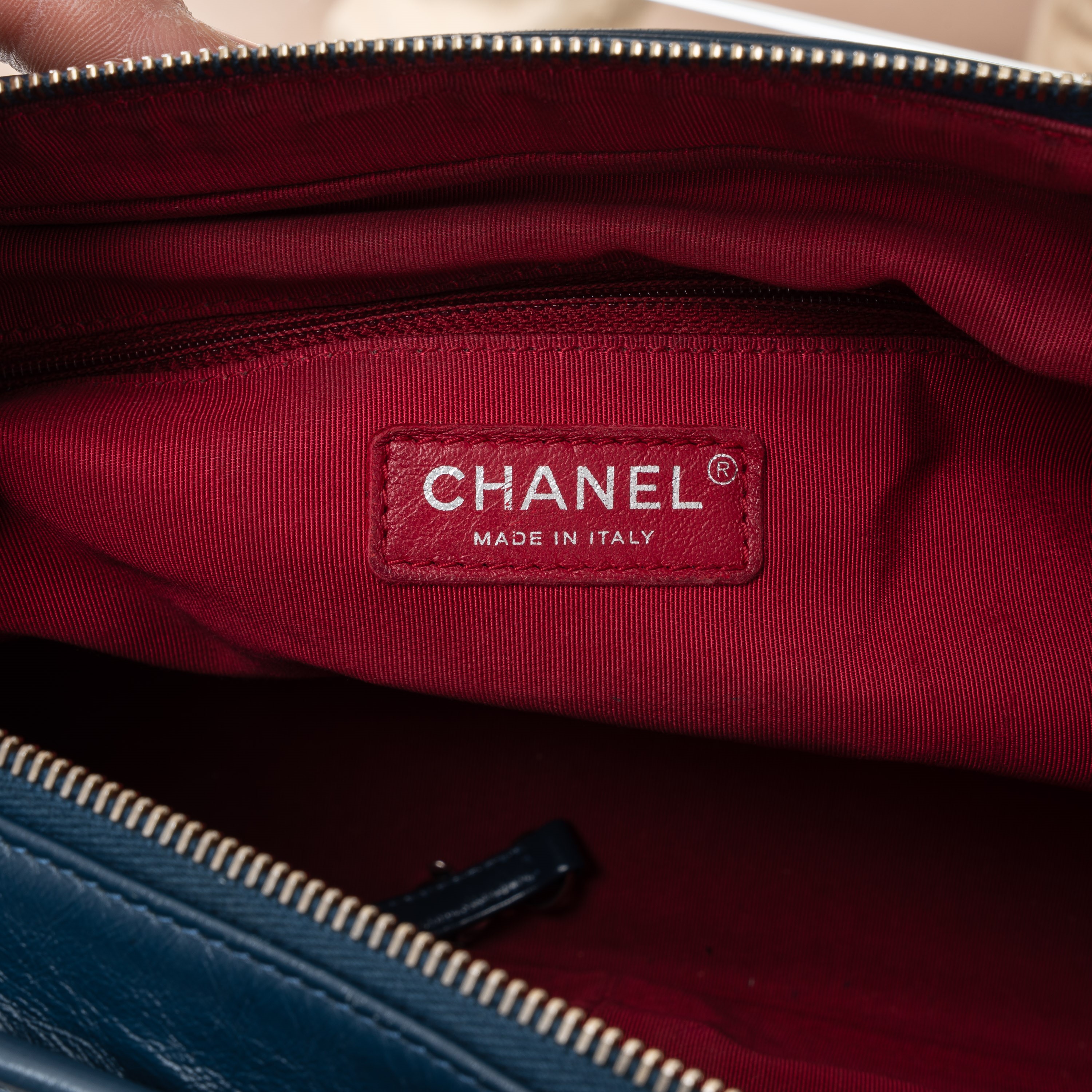 Chanel - Borsa Gabrielle media in pelle effetto invecchiato blu (2017-2018)