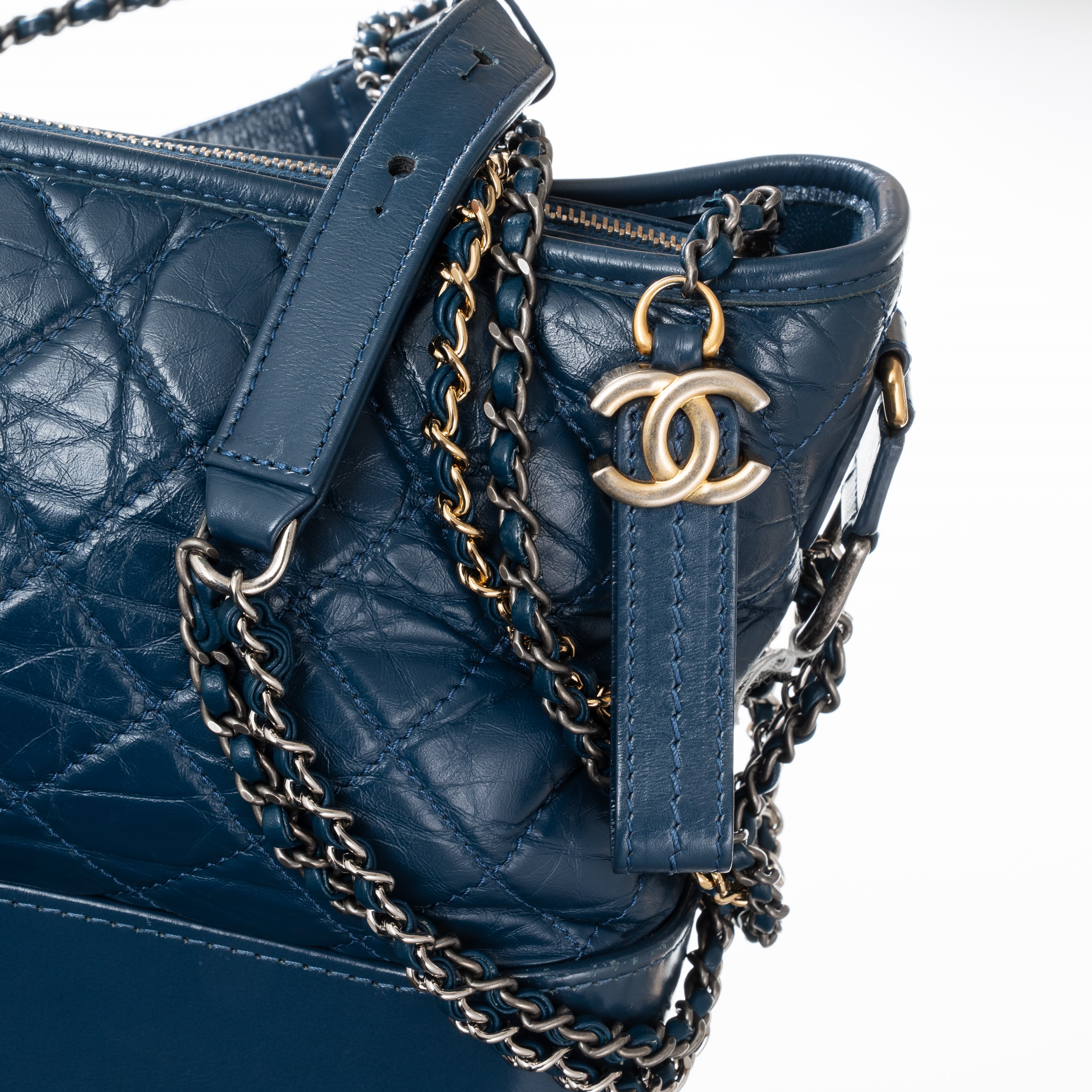 Chanel - Borsa Gabrielle media in pelle effetto invecchiato blu (2017-2018)