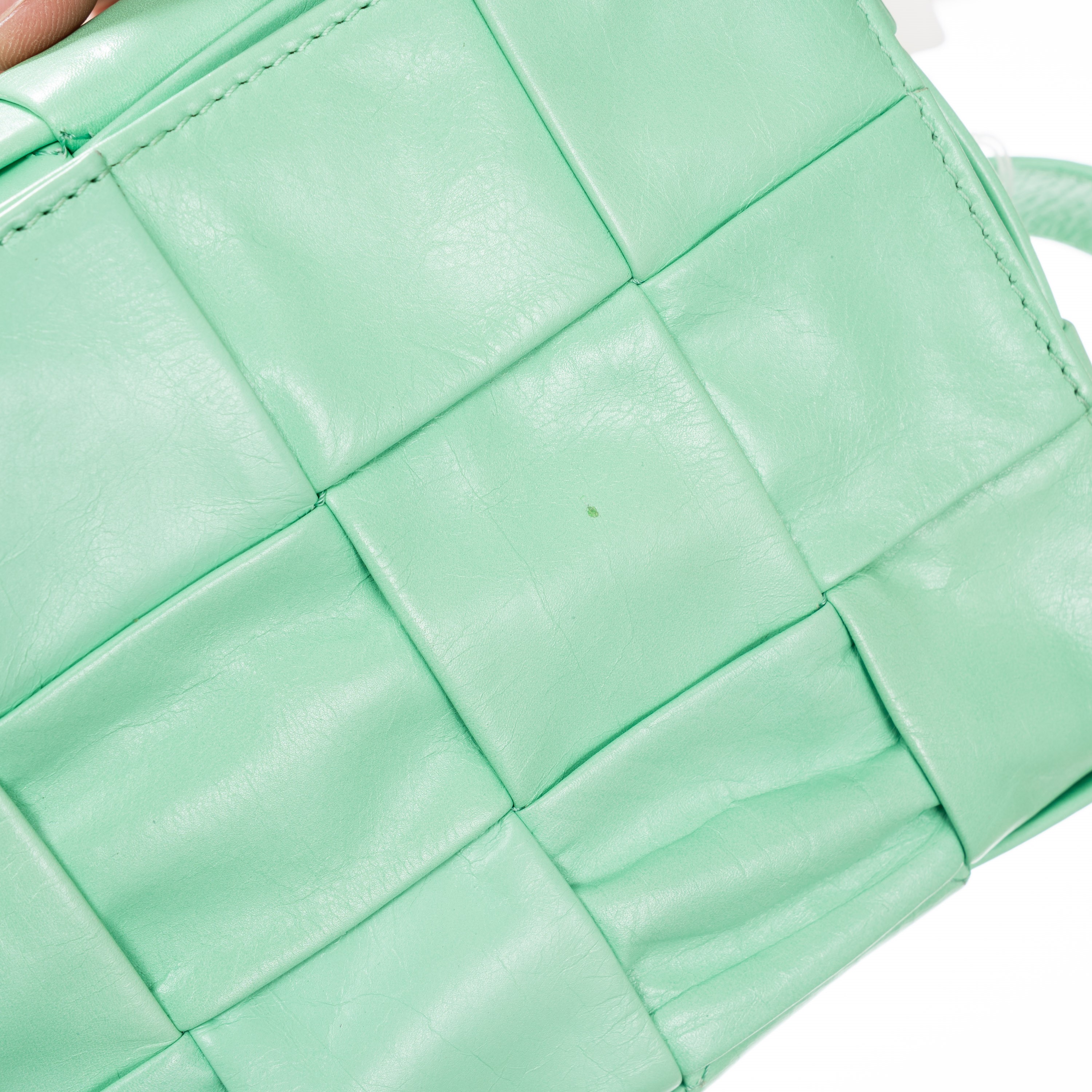 Bottega Veneta - Stretch Cassette borsa a tracolla in pelle con intreccio color menta