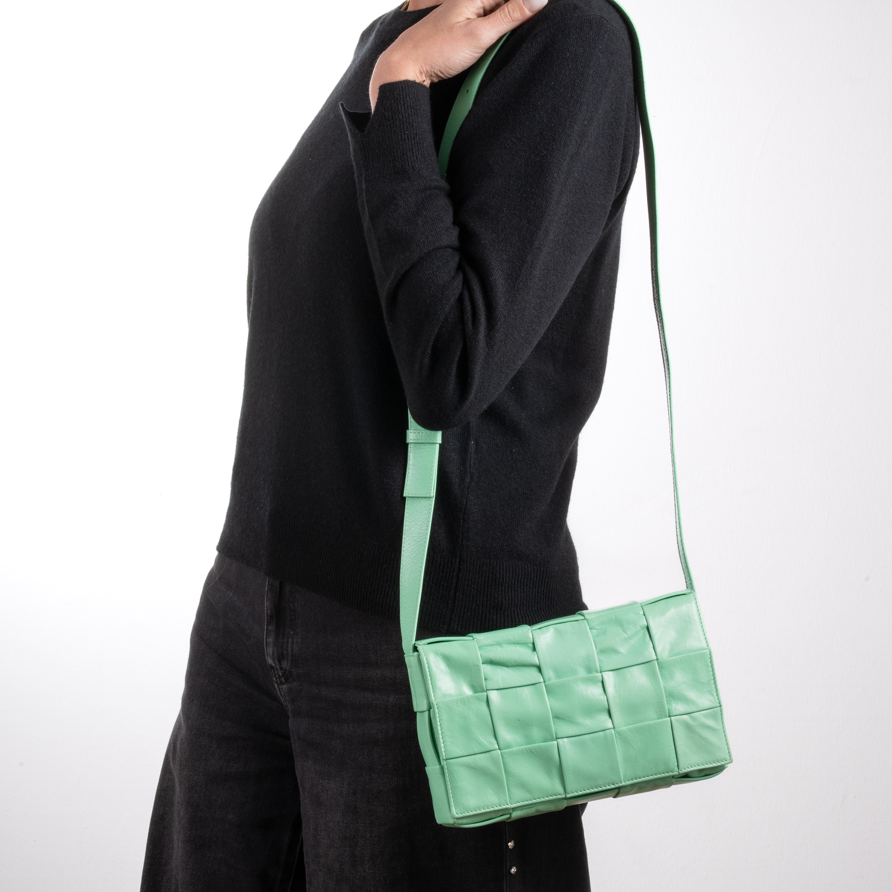 Bottega Veneta - Stretch Cassette borsa a tracolla in pelle con intreccio color menta