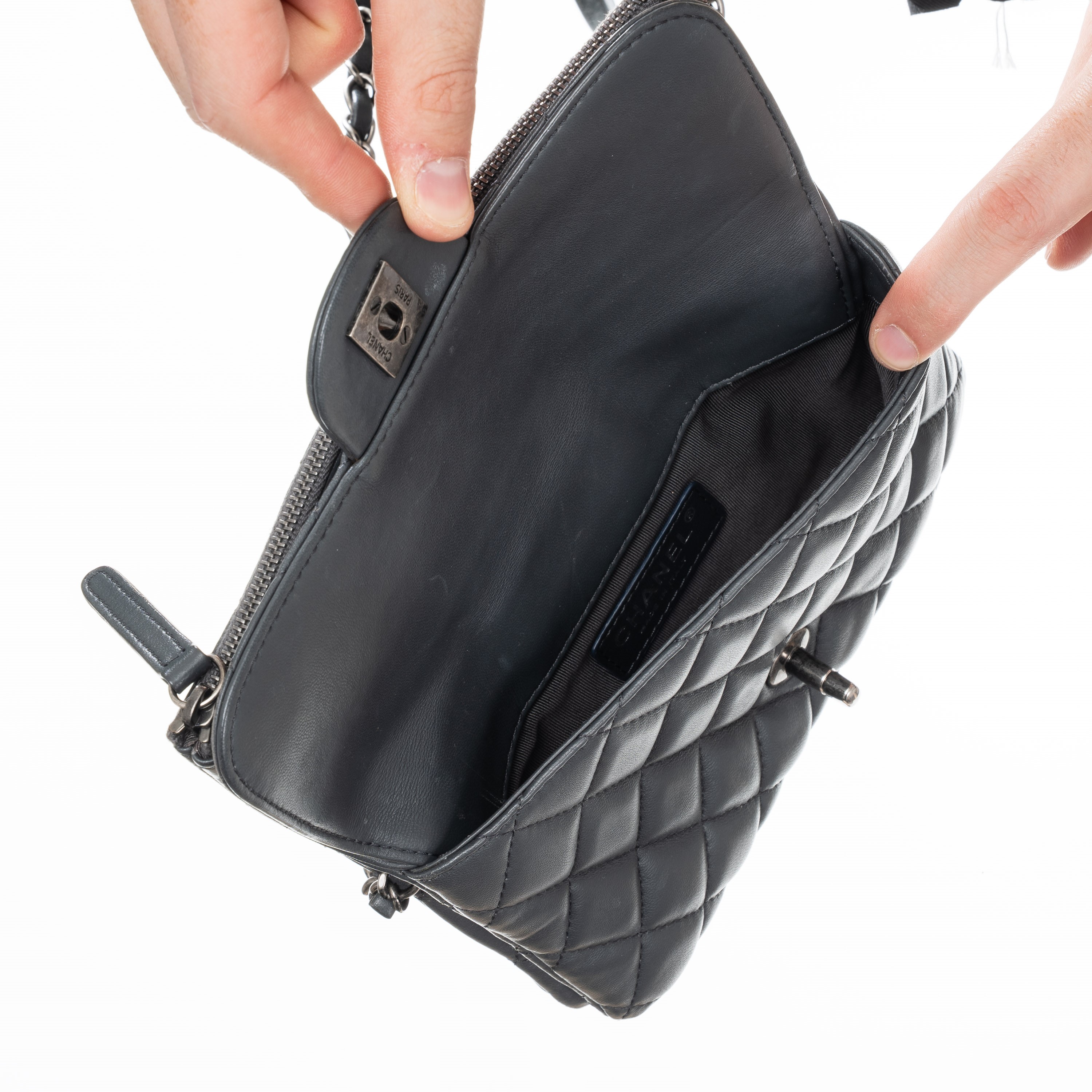 Chanel - Mini Multipocket con tracolla “mini bag” in pelle d’agnello trapuntata