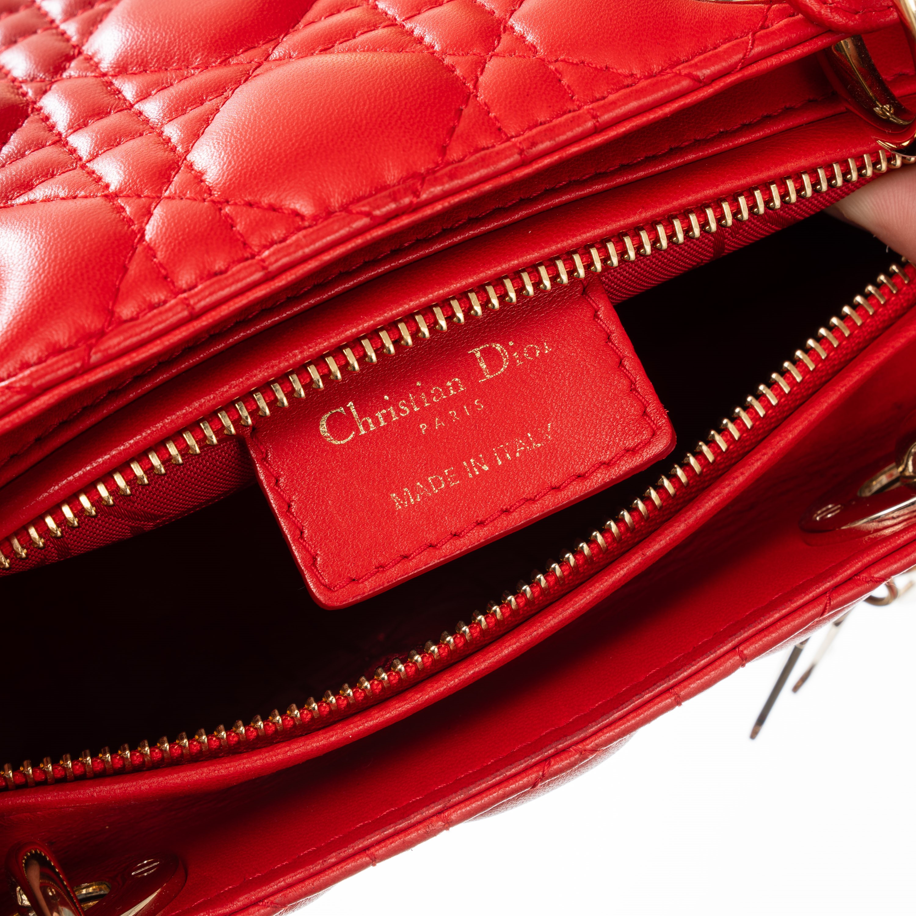 Dior, Lady Dior Medium, borsa in pelle d’agnello corallo con metalleria champagne, 2019
