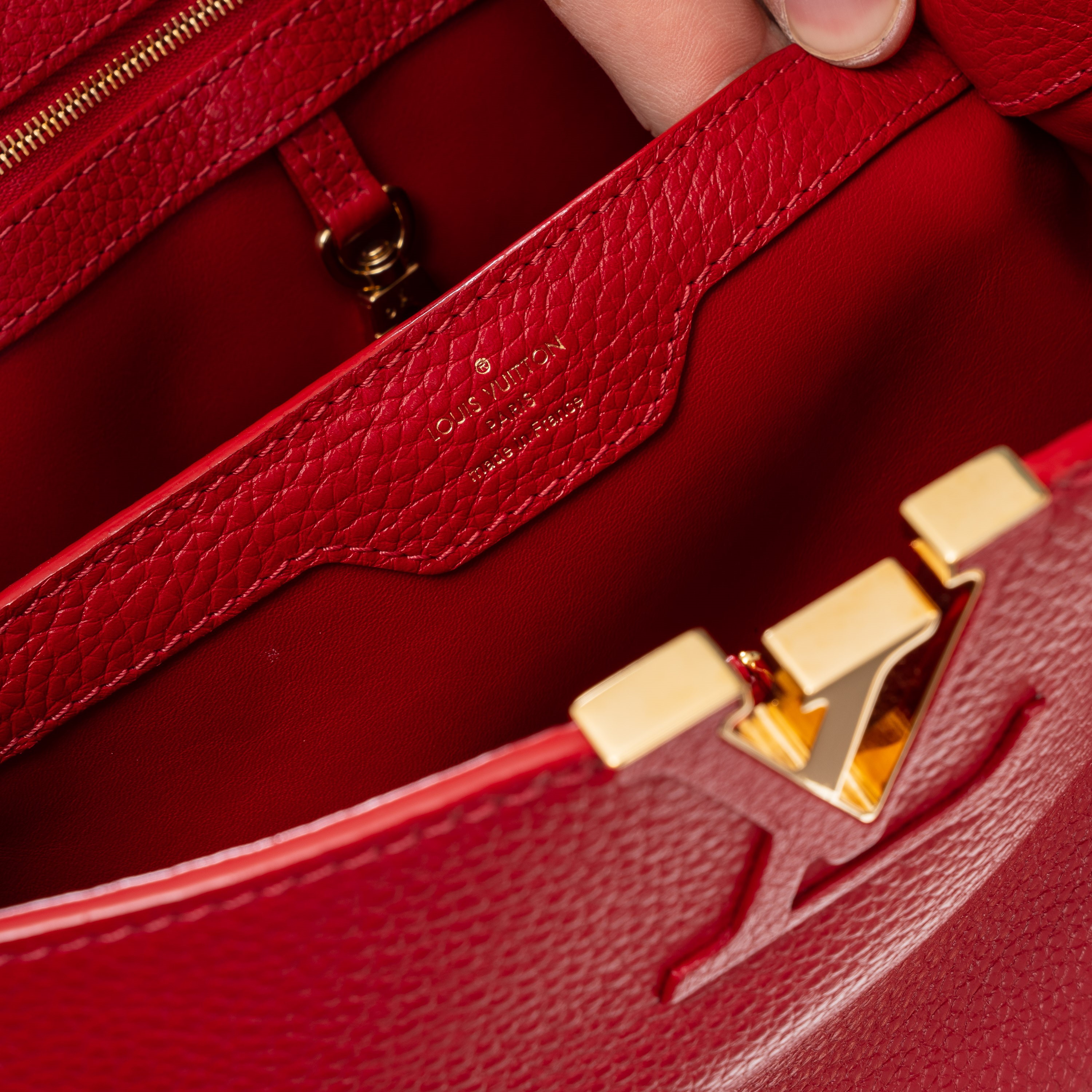 Louis Vuitton - Capucines PM in pelle Taurillon color rosso scarlatto (2018)
