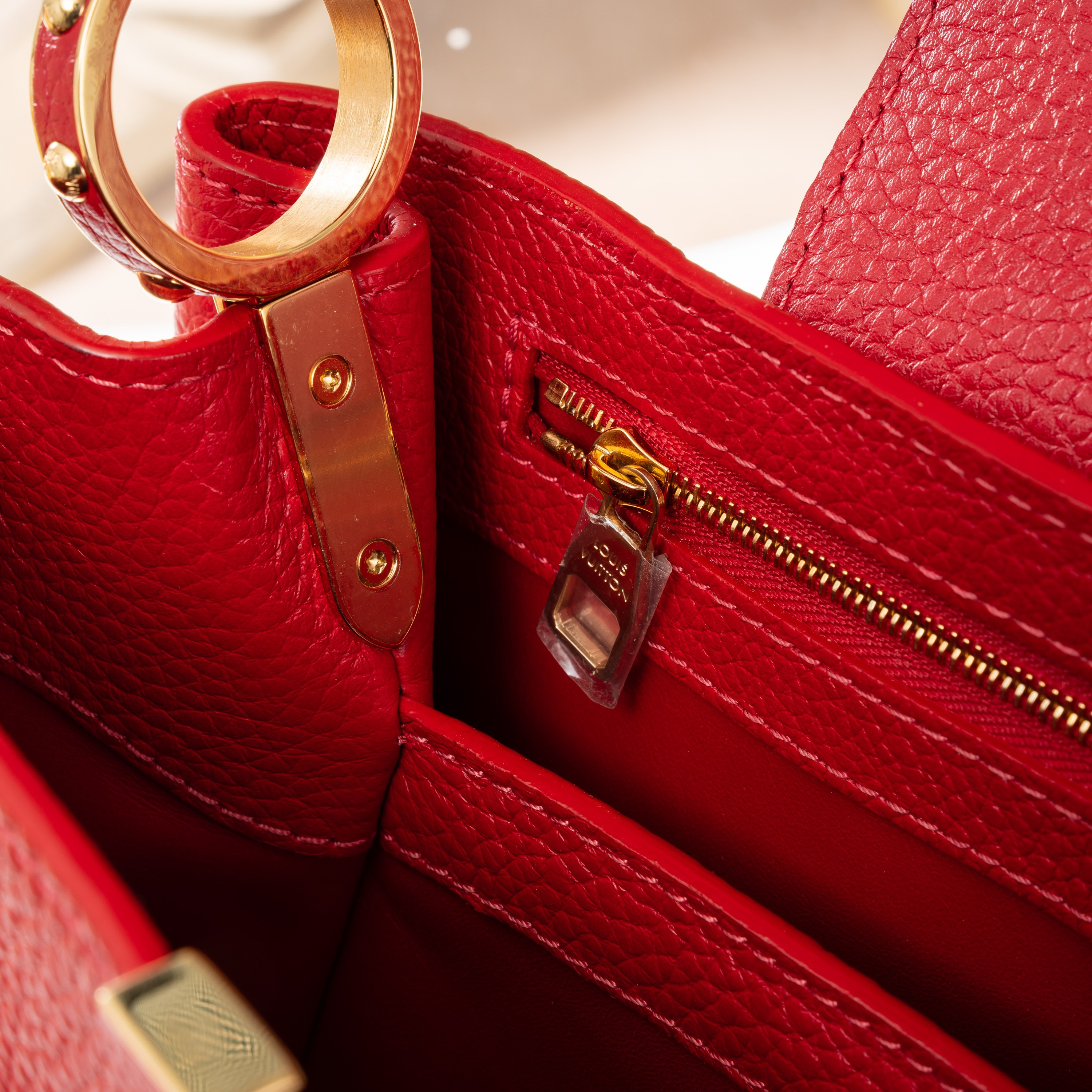 Louis Vuitton - Capucines PM in pelle Taurillon color rosso scarlatto (2018)