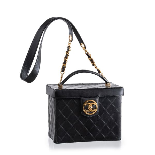 CHANEL - CHANEL VINTAGE TROUSSE VANITY IN PELLE D’AGNELLO COLOR NERO - 1994/1996