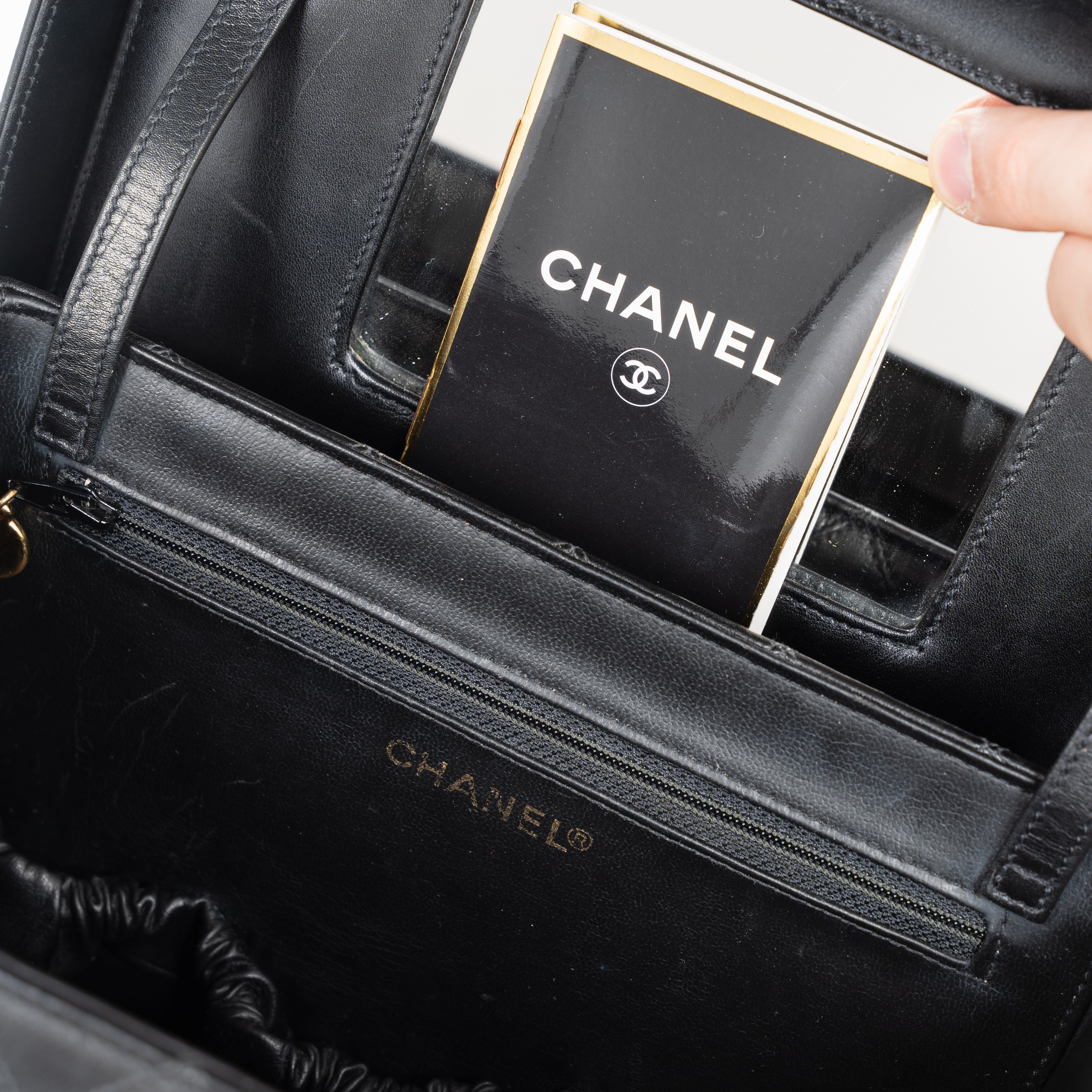 Chanel - Trousse Vanity vintage in pelle d’agnello trapuntata (1994-1996)