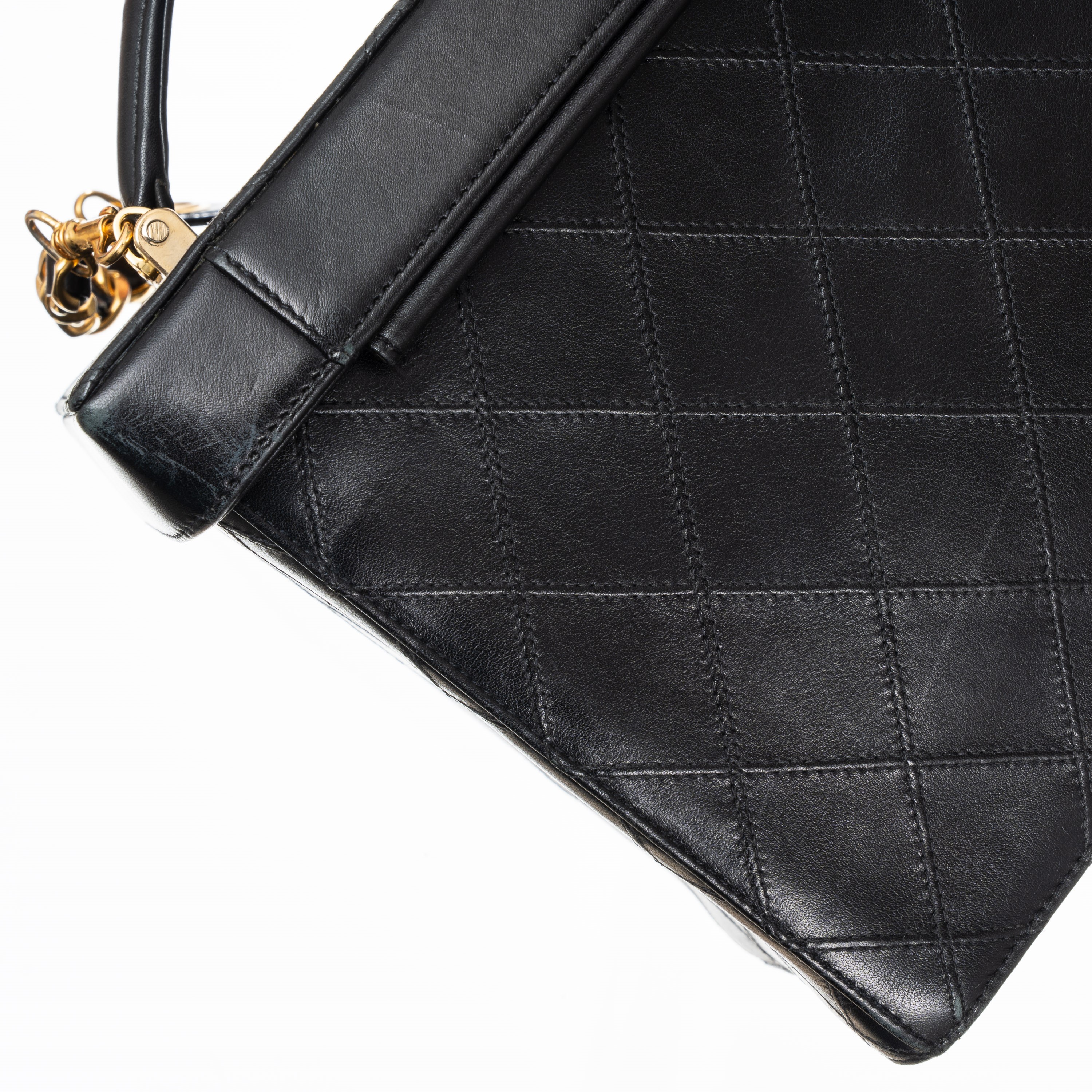 Chanel - Trousse Vanity vintage in pelle d’agnello trapuntata (1994-1996)
