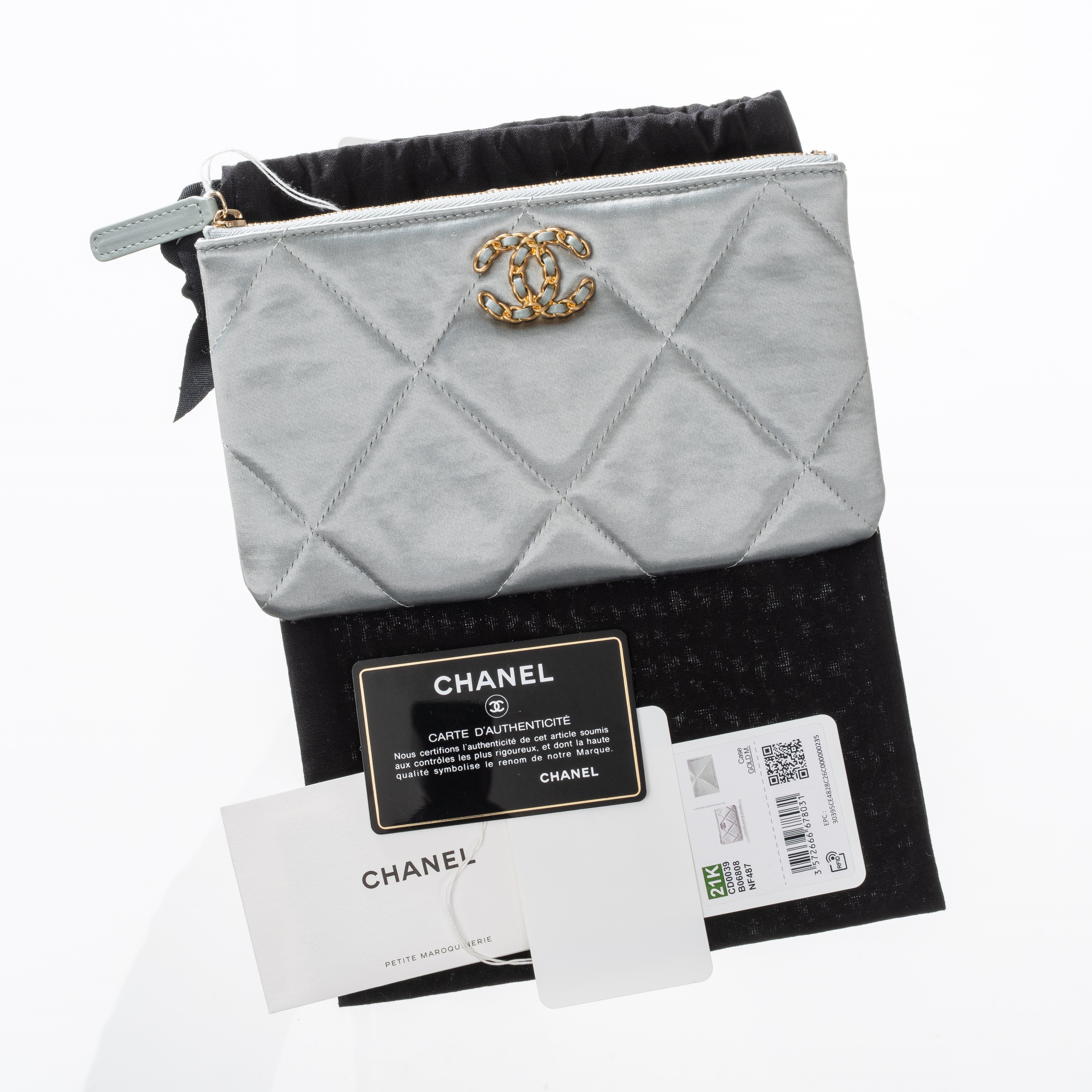 Chanel - Pochette 19 in raso verde acqua