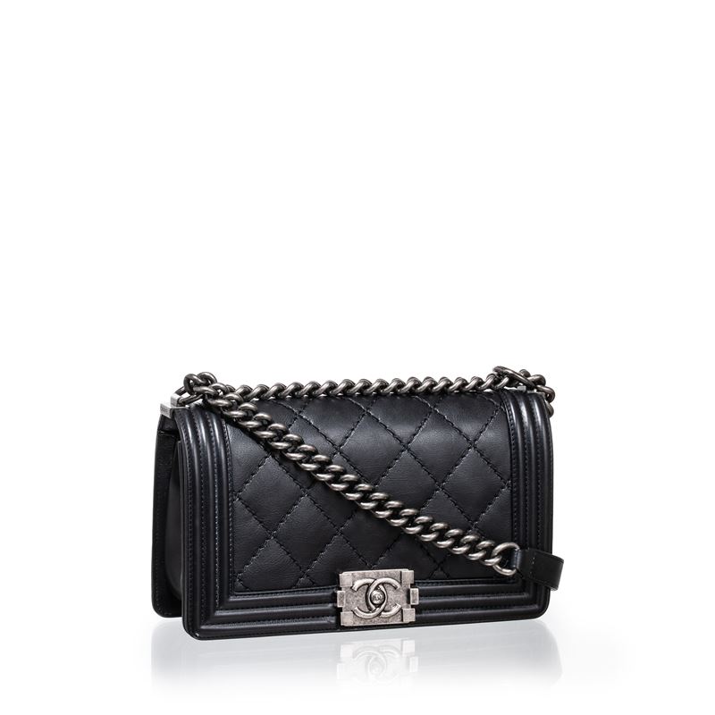 Chanel - Boy Old Medium, borsa a tracolla in pelle d’agnello matelassé nera con hardware rutenio