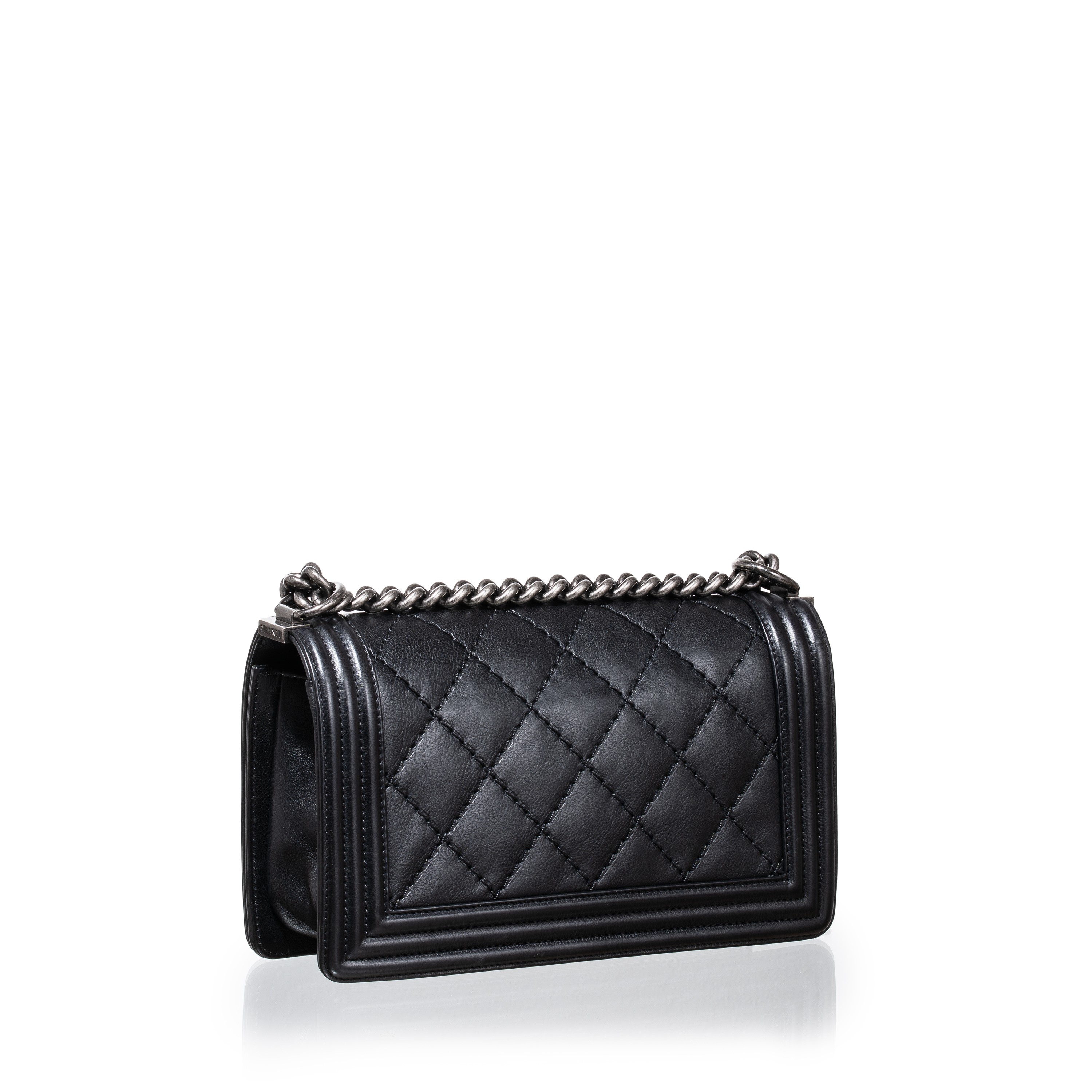 Chanel - Boy Old Medium, borsa a tracolla in pelle d’agnello matelassé nera con hardware rutenio