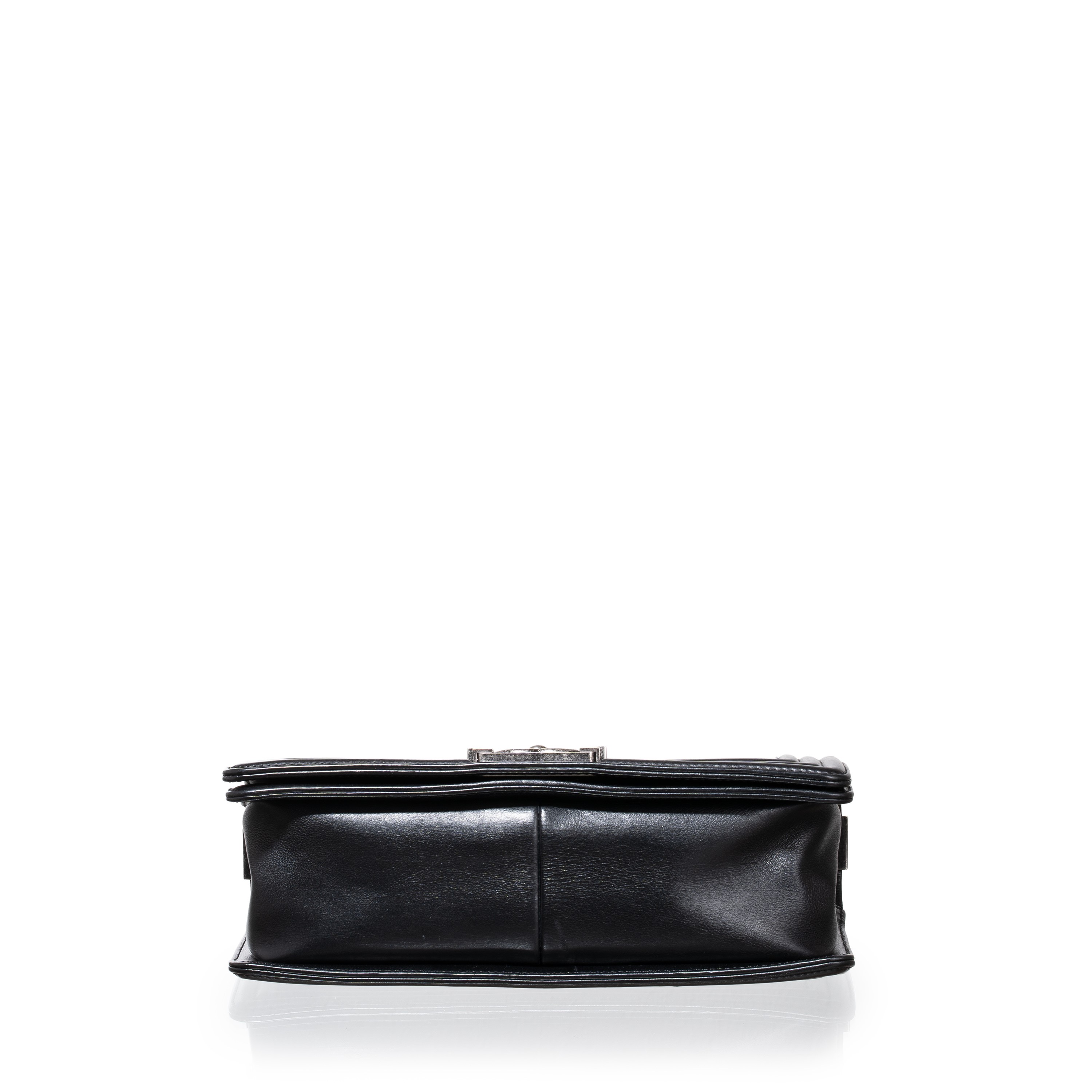 Chanel - Boy Old Medium, borsa a tracolla in pelle d’agnello matelassé nera con hardware rutenio