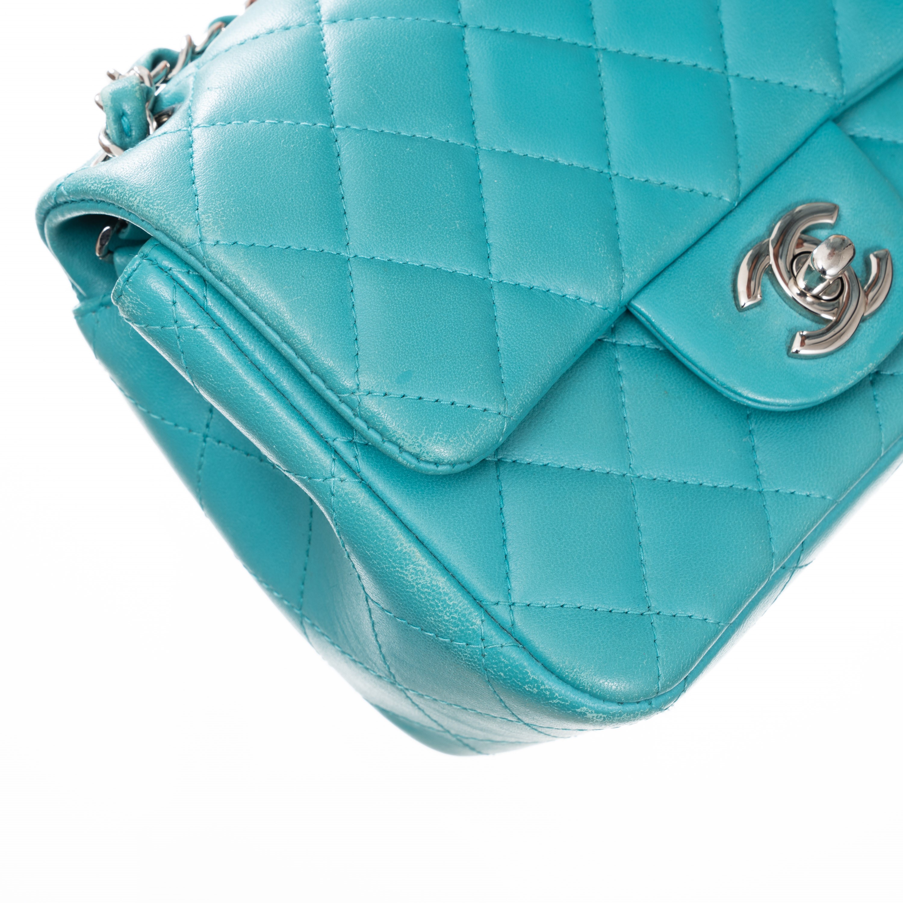 Chanel - Mini Square in pelle d’agnello matelassé azzurro (2014)