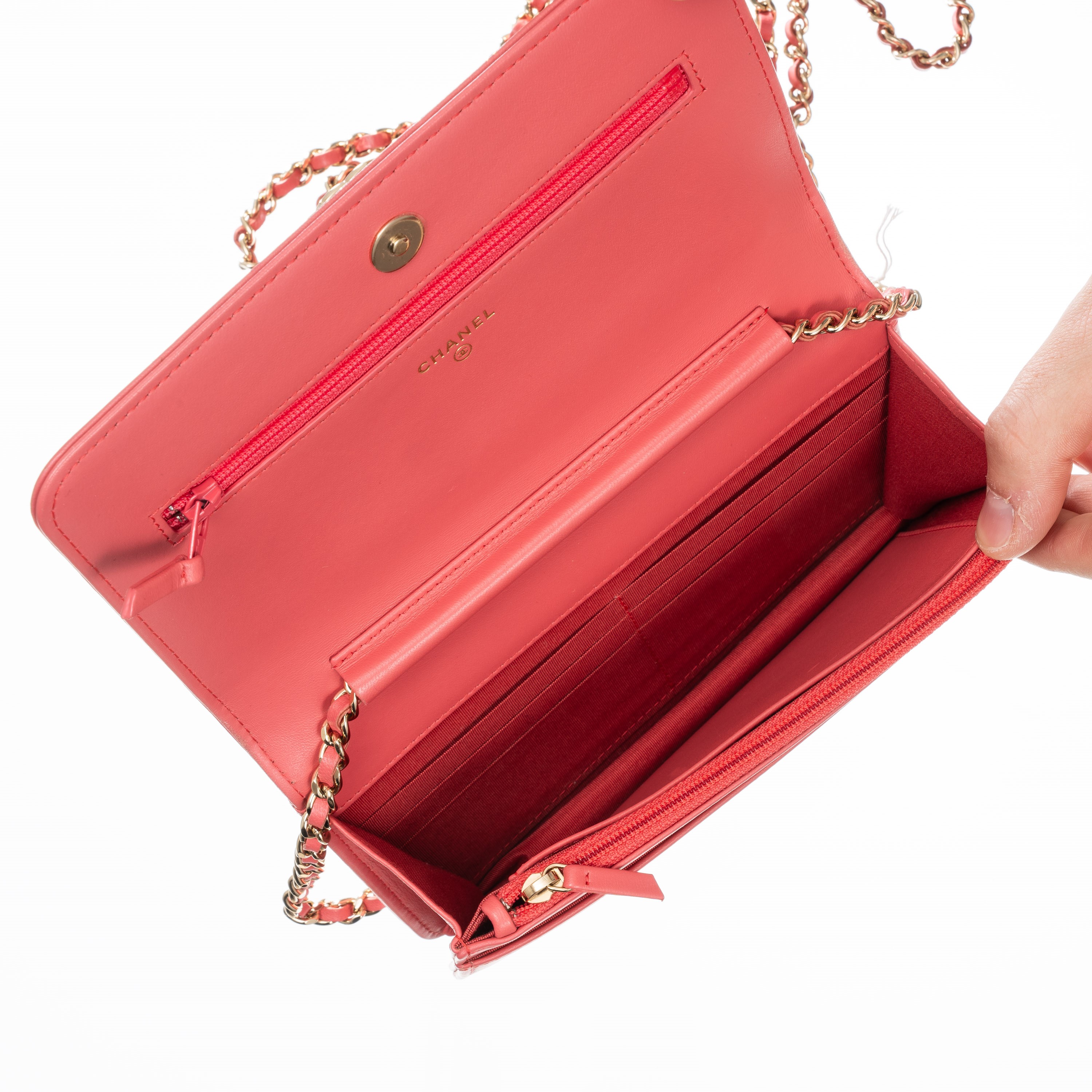 Chanel - WOC Boy Chevron in pelle d’agnello rosa con metalleria champagne