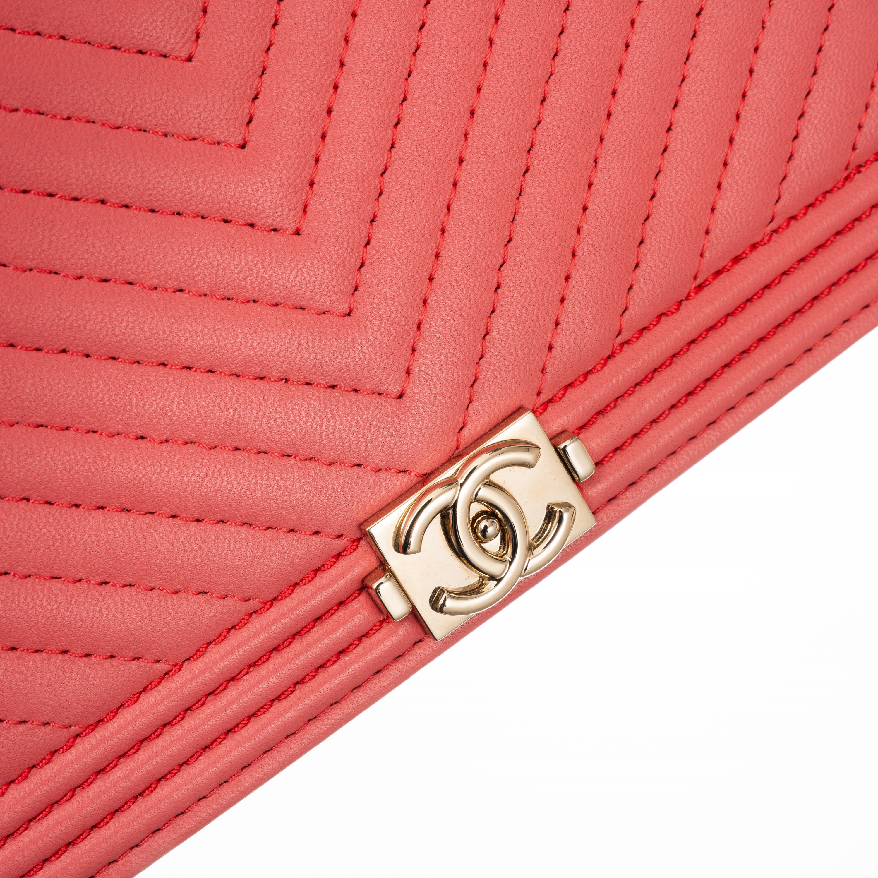 Chanel - WOC Boy Chevron in pelle d’agnello rosa con metalleria champagne