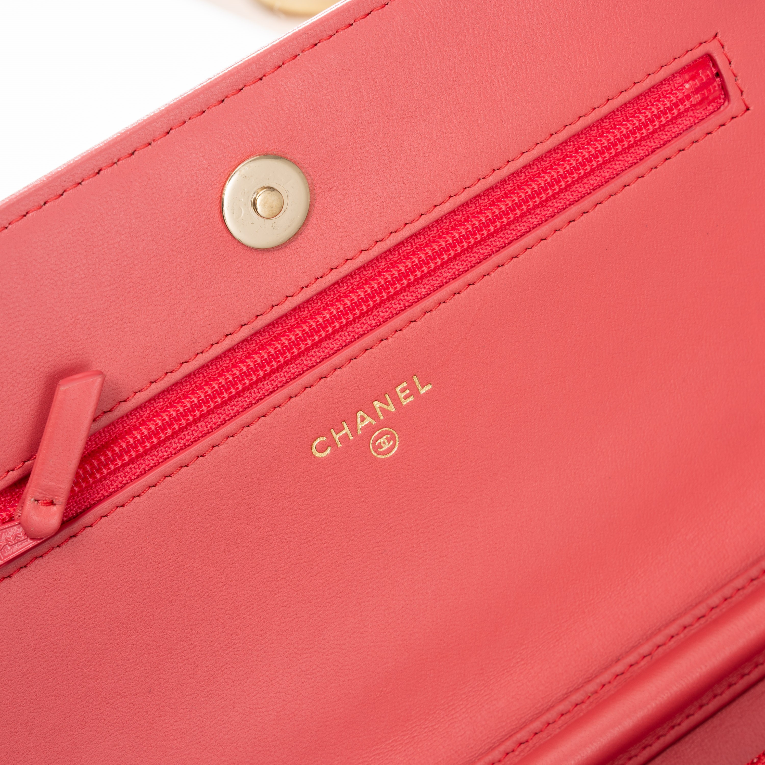 Chanel - WOC Boy Chevron in pelle d’agnello rosa con metalleria champagne