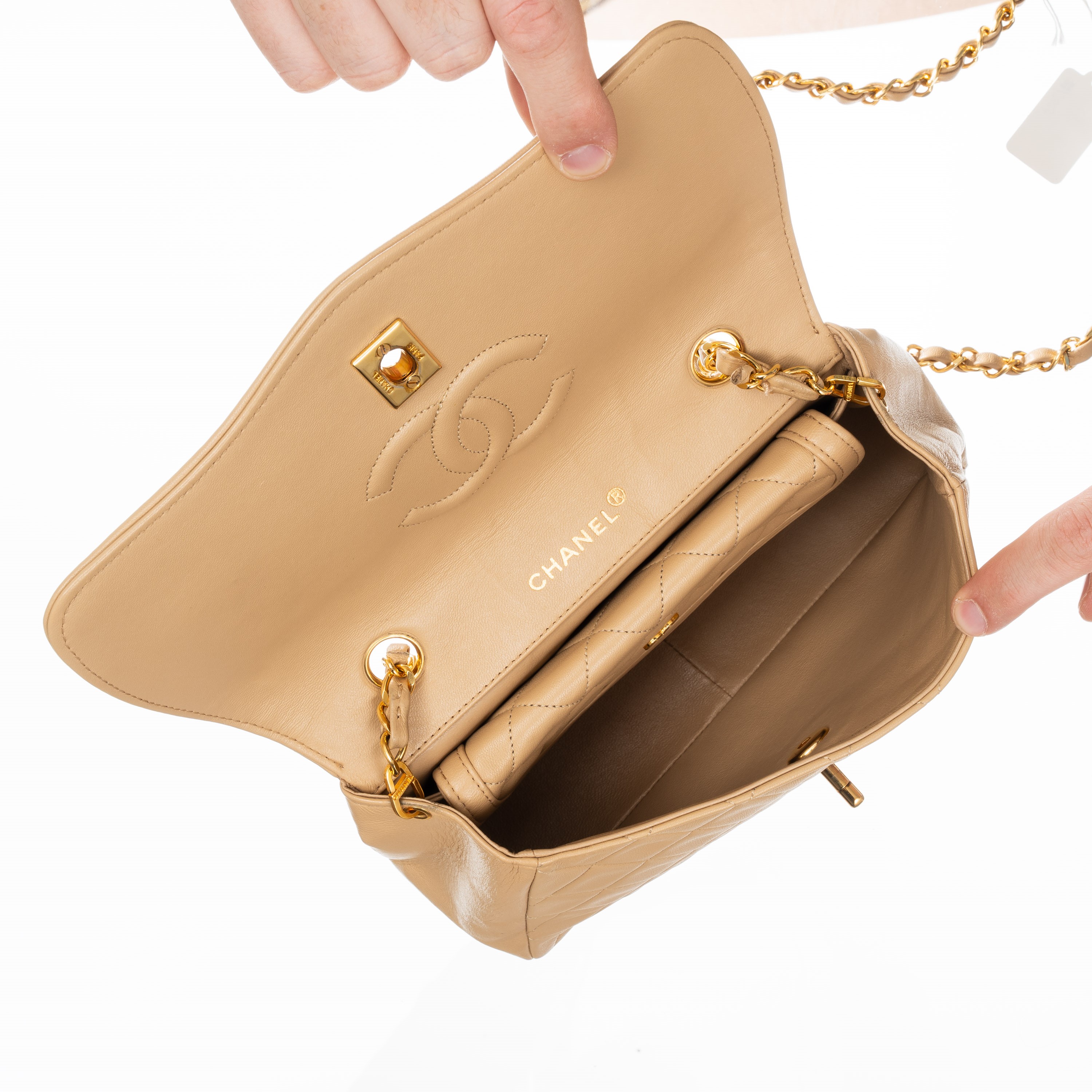 Chanel Single Flap Vintage in pelle d’agnello beige (1989-1991)